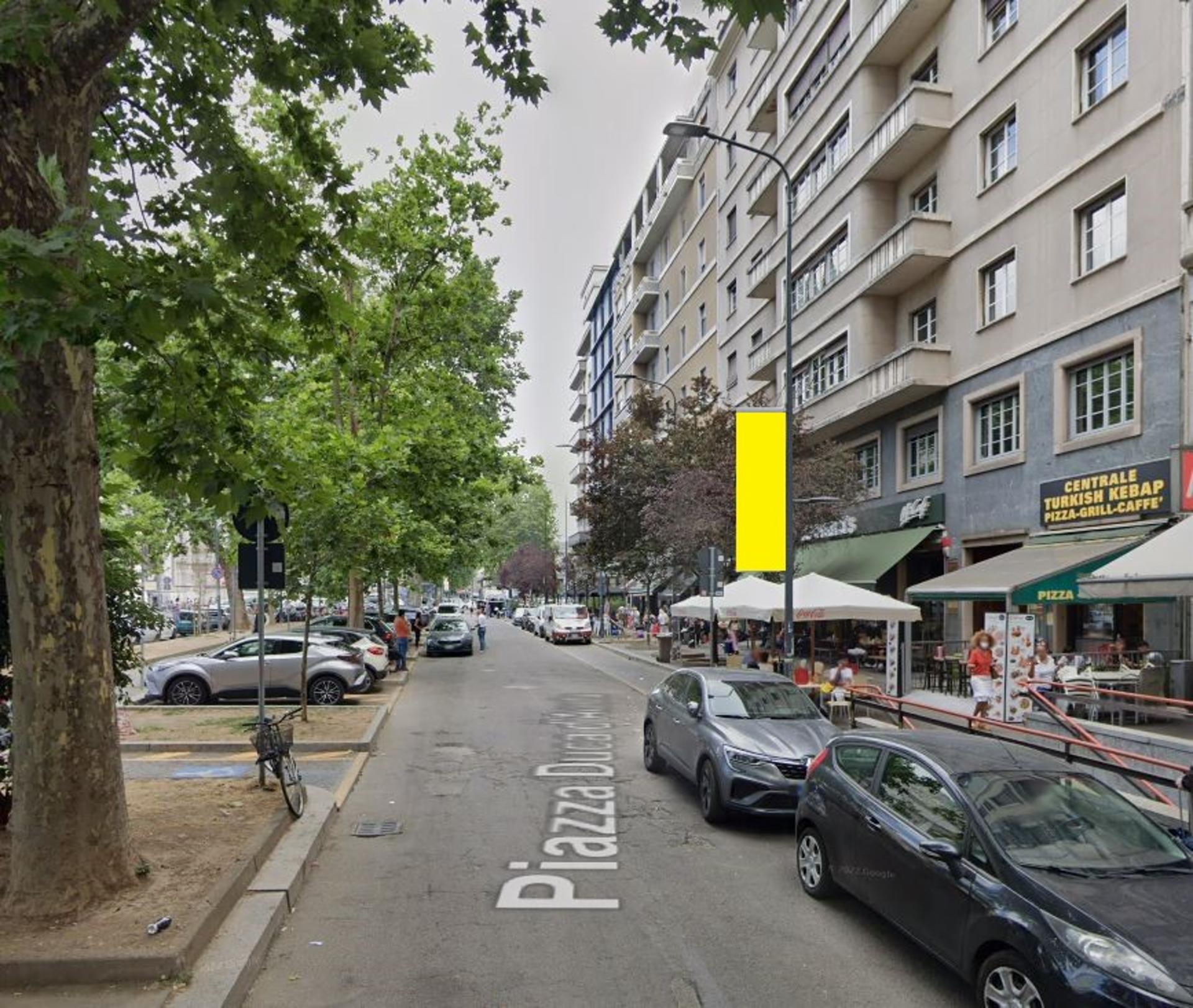Impianto VERTICAL BANNER a Milano, in zona Bardelli di Crivelli