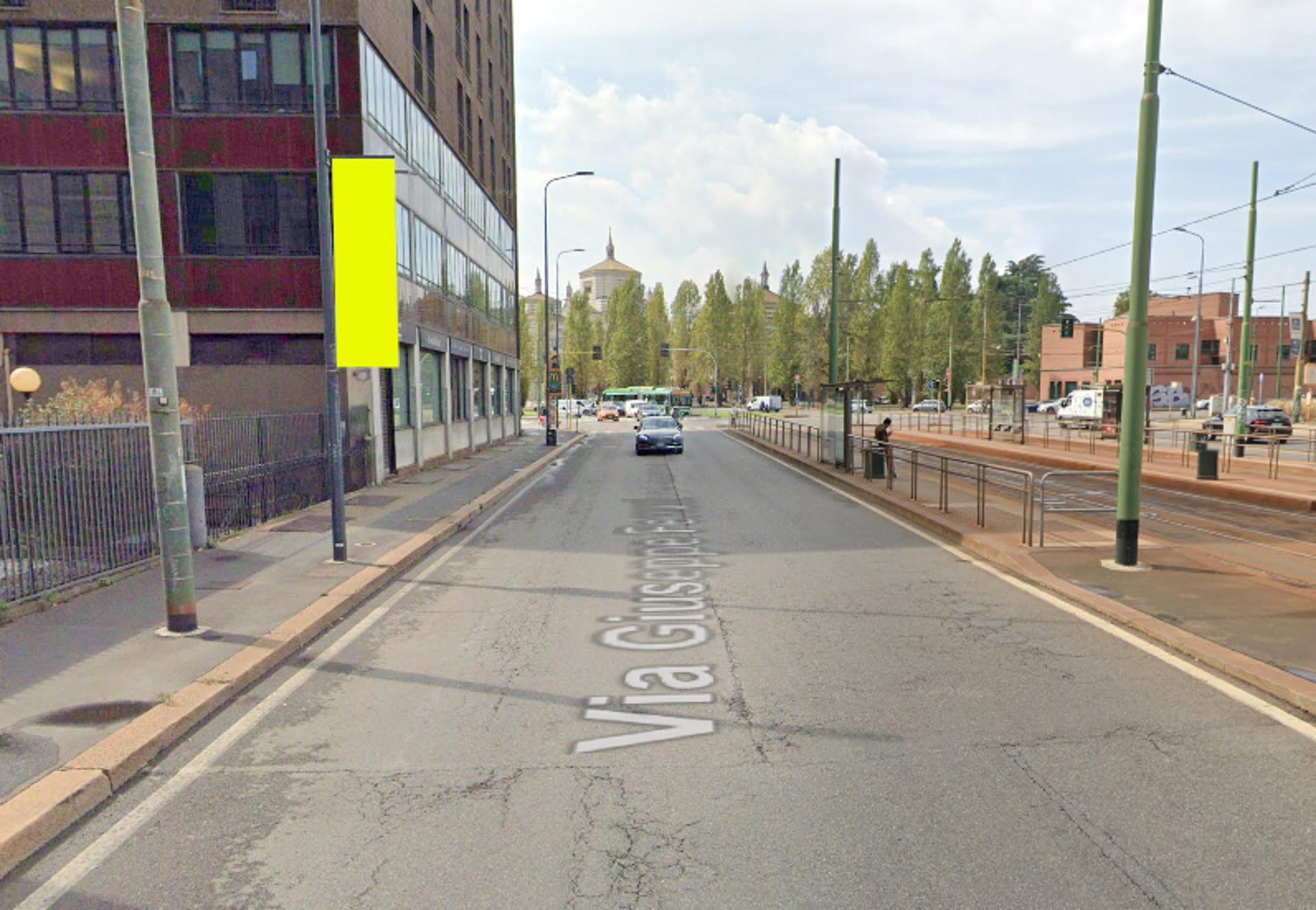 Impianto VERTICAL BANNER a Milano, in zona Grani & Braci