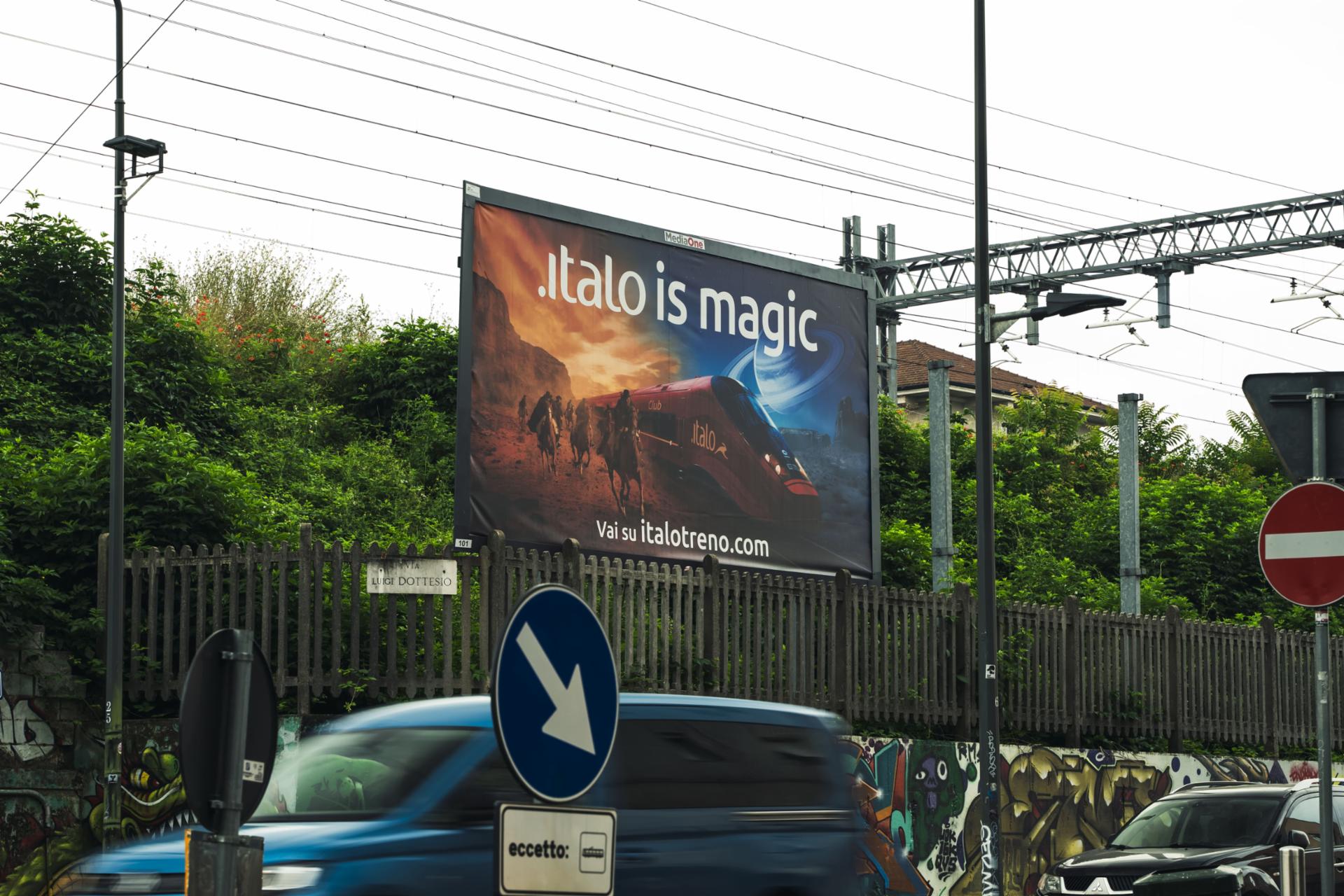 Impianto POSTER a Milano, in zona Caffetteria Tabacchi Sant'Ambrogio