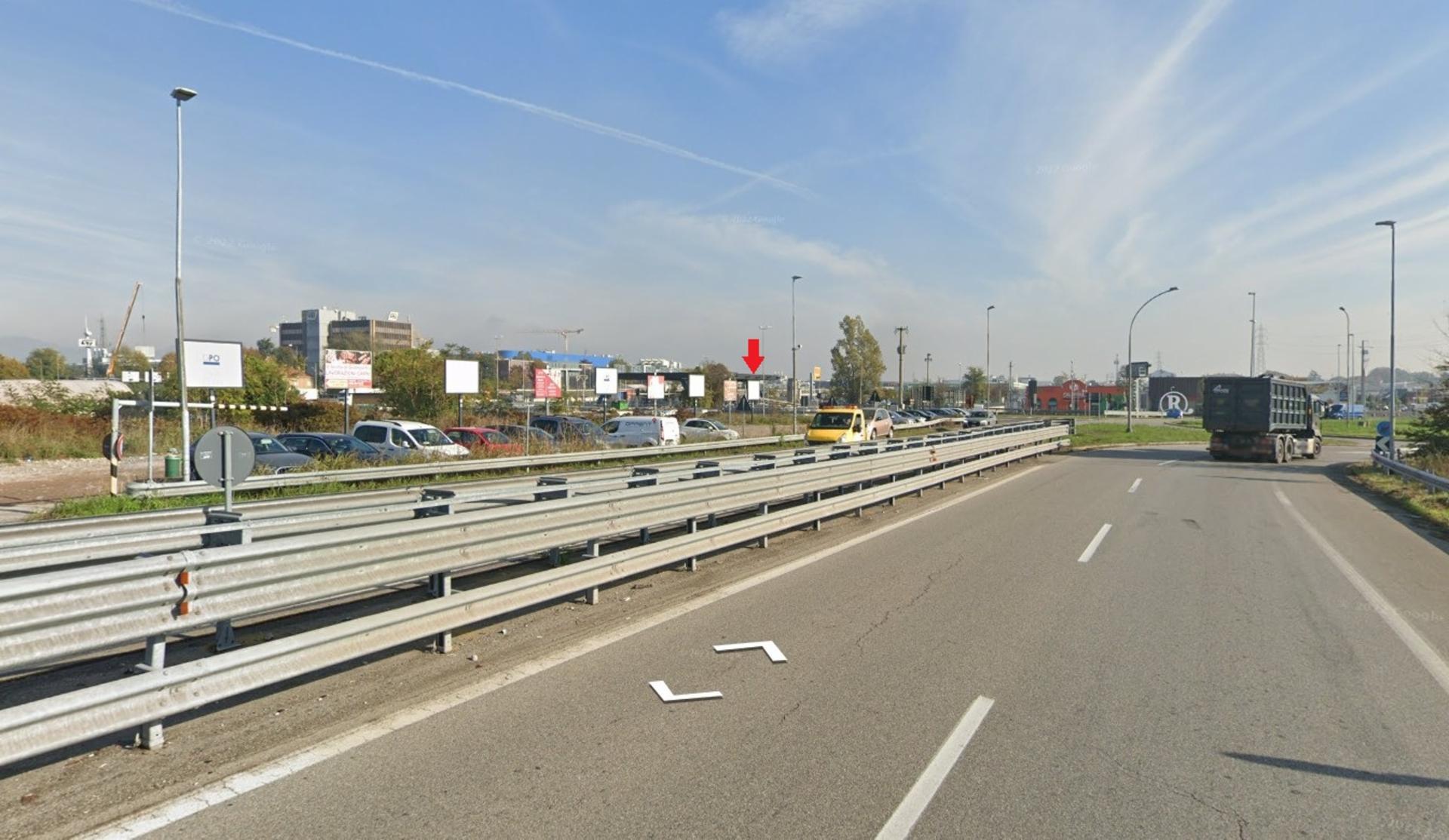 Impianto CARTELLONISTICA a Agrate Brianza, in zona Burger King
