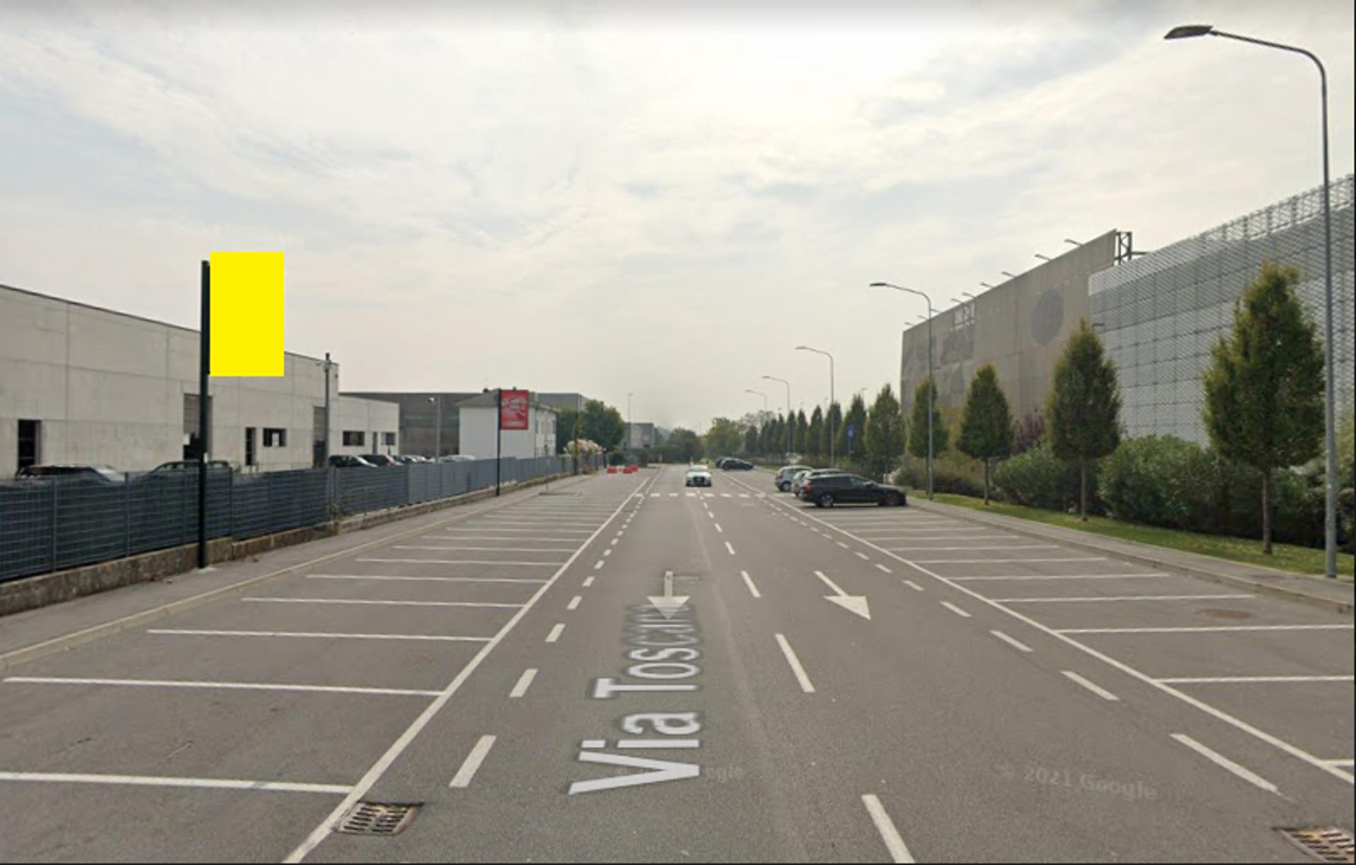 Impianto CARTELLONISTICA a Azzano San Paolo, in zona Oriocenter