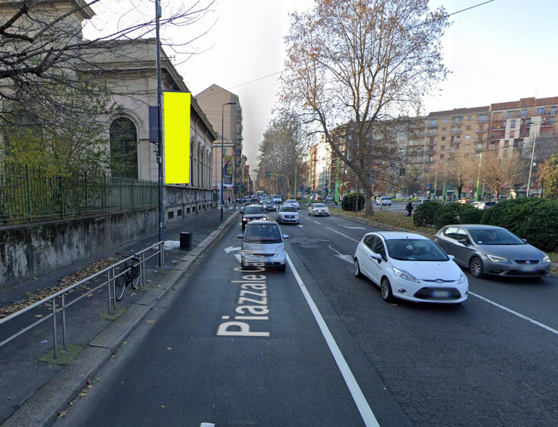 Impianto VERTICAL BANNER a Milano, in zona Maciachini Nail