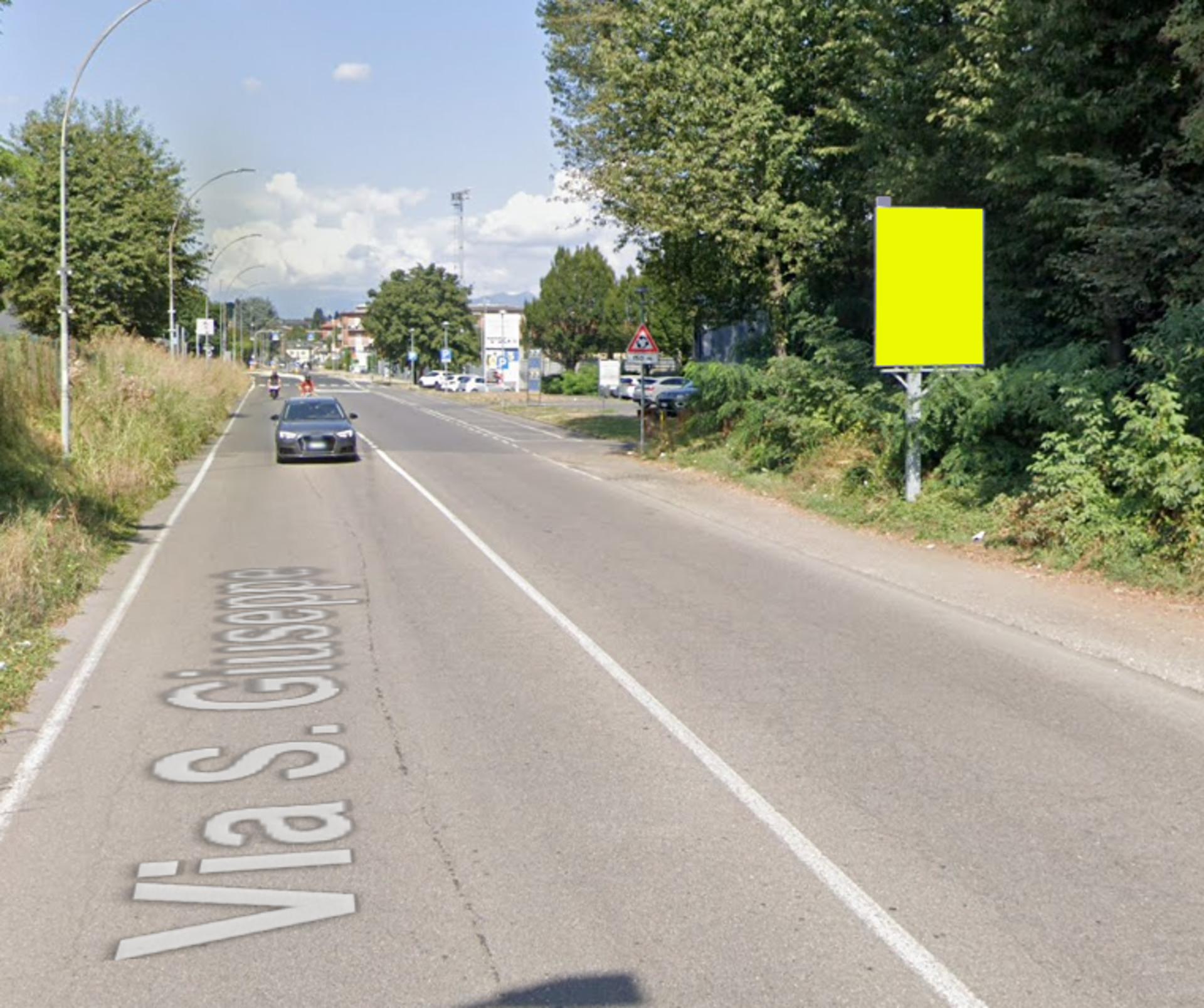 Impianto CARTELLONISTICA a Cantù, in zona Montorfano Giovanni arredamenti
