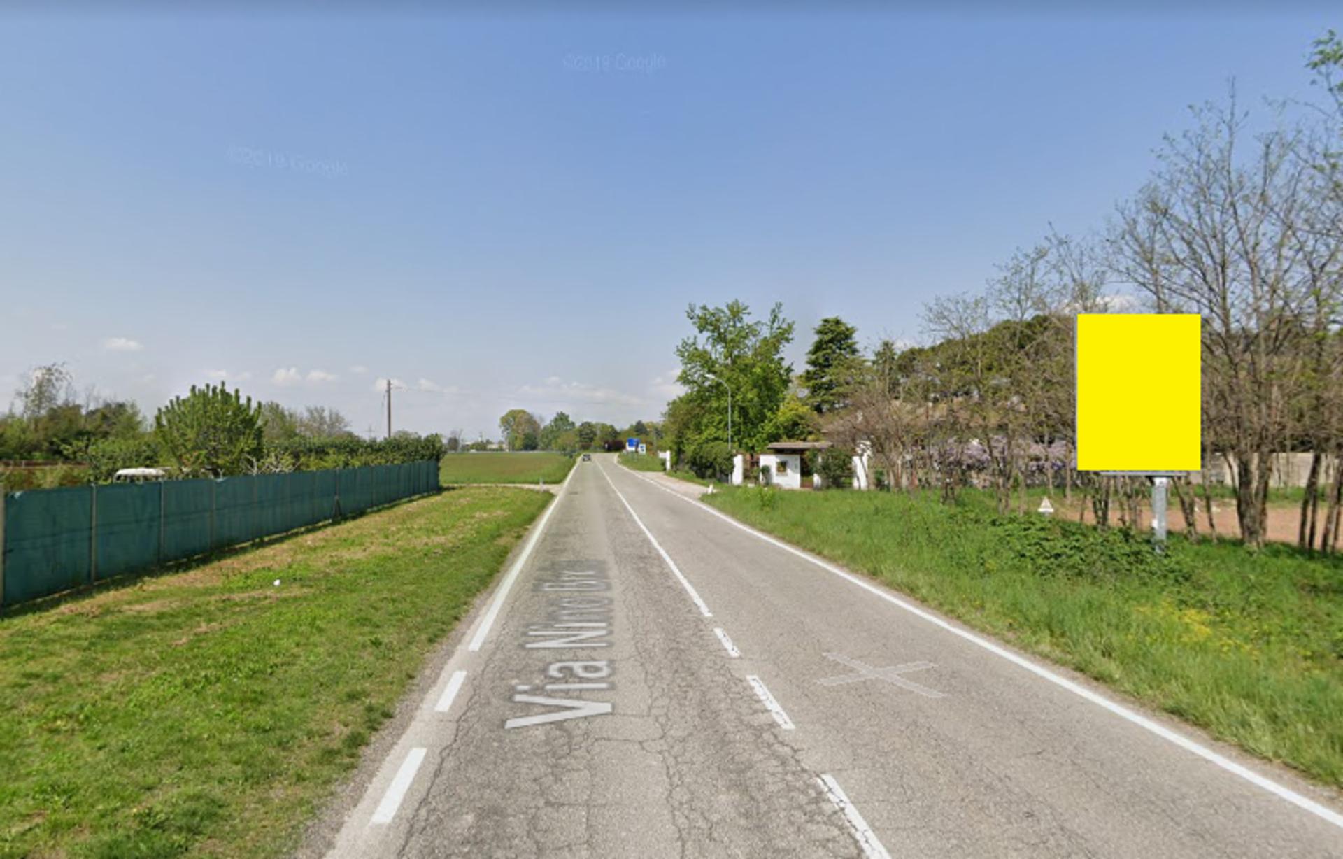 Impianto CARTELLONISTICA a Ossona, in zona Small Pub