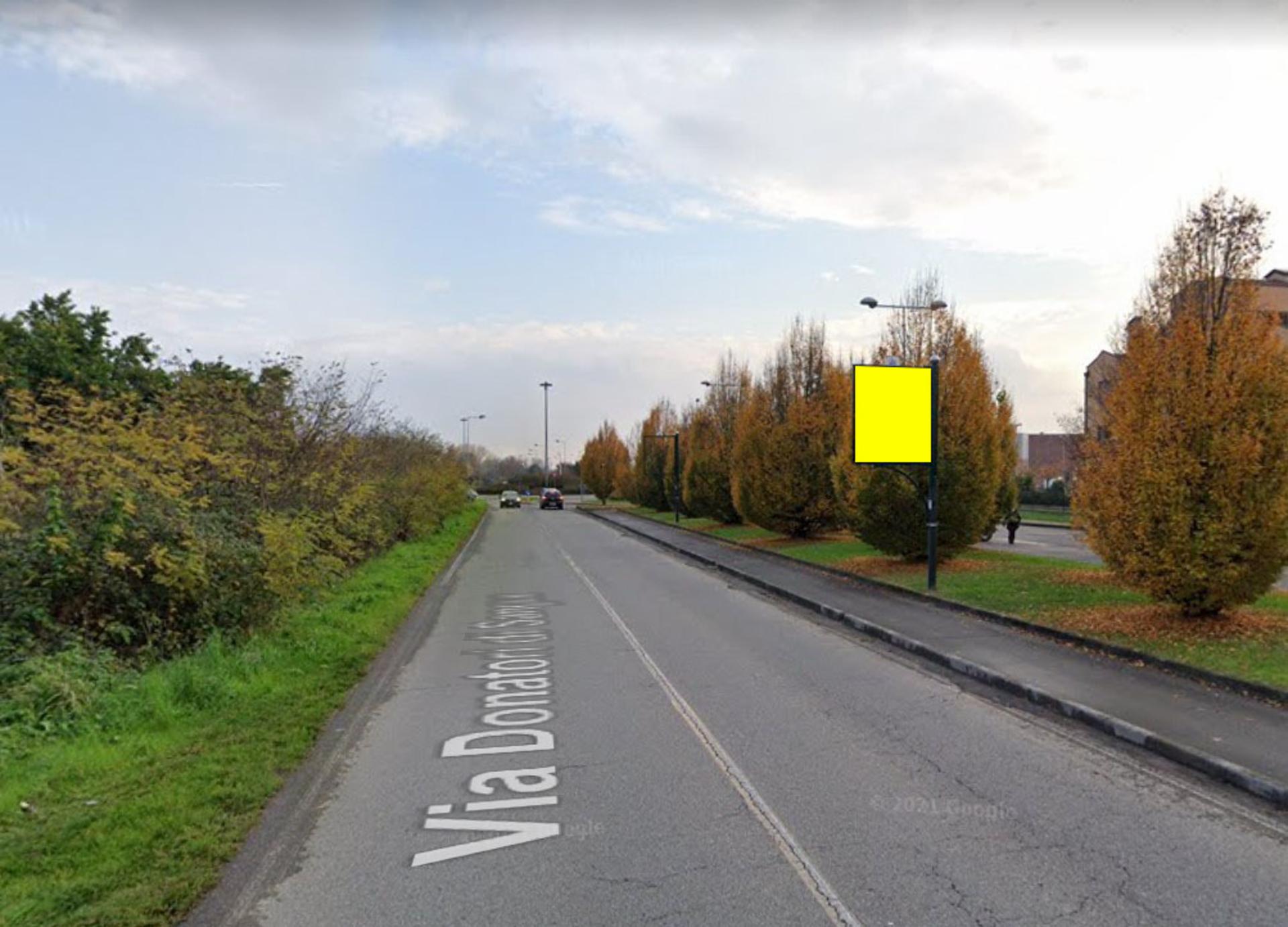 Impianto CARTELLONISTICA a Sedriano, in zona Deichmann