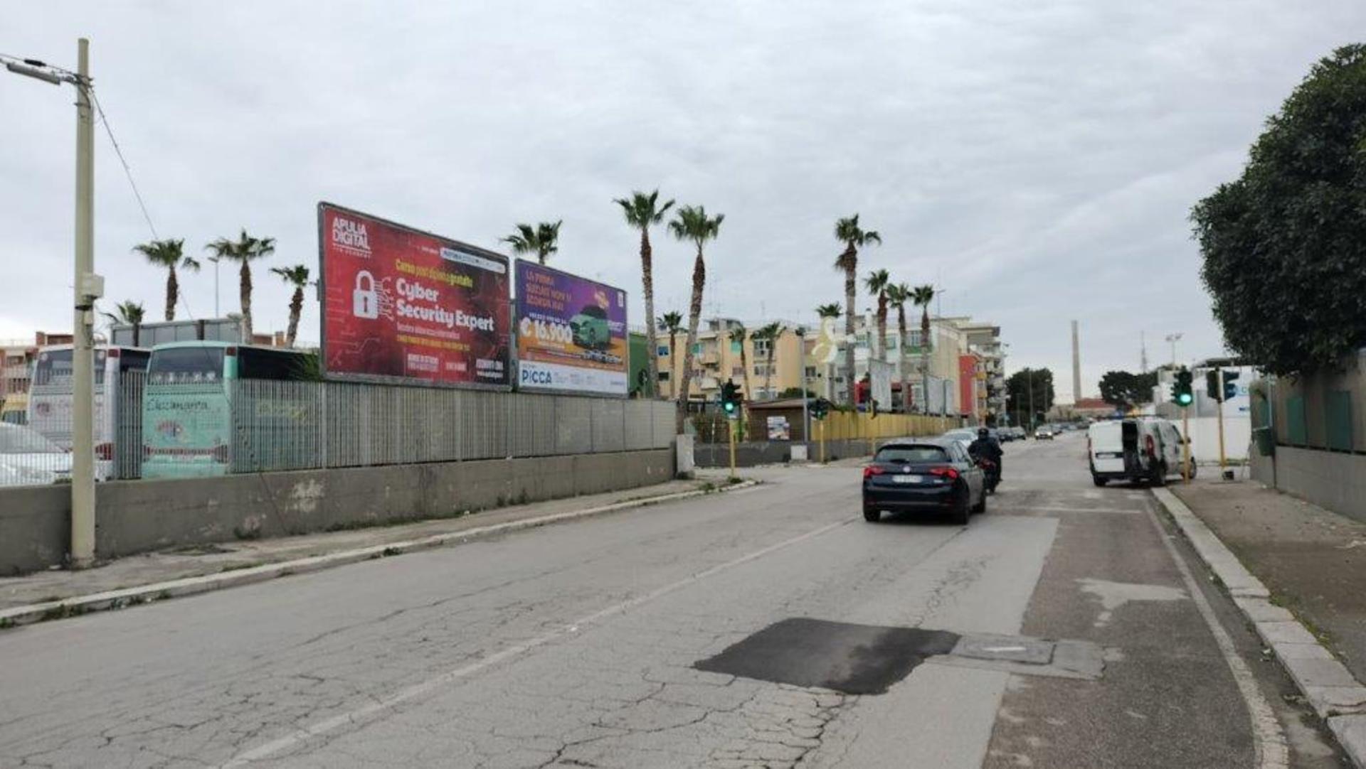 Impianto a VIA PIETRO MASCAGNI PRESSI INCORCIO CON VIA BELLINI (1° DA SINISTRA)  Bari