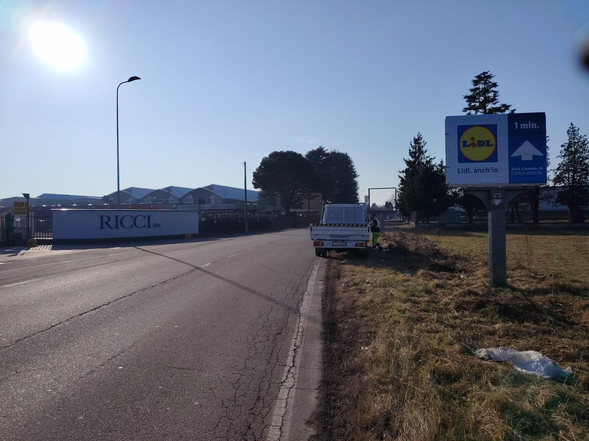 Impianto CARTELLONISTICA a Gorla Minore, in zona Santuario della Madonna dell'Albero