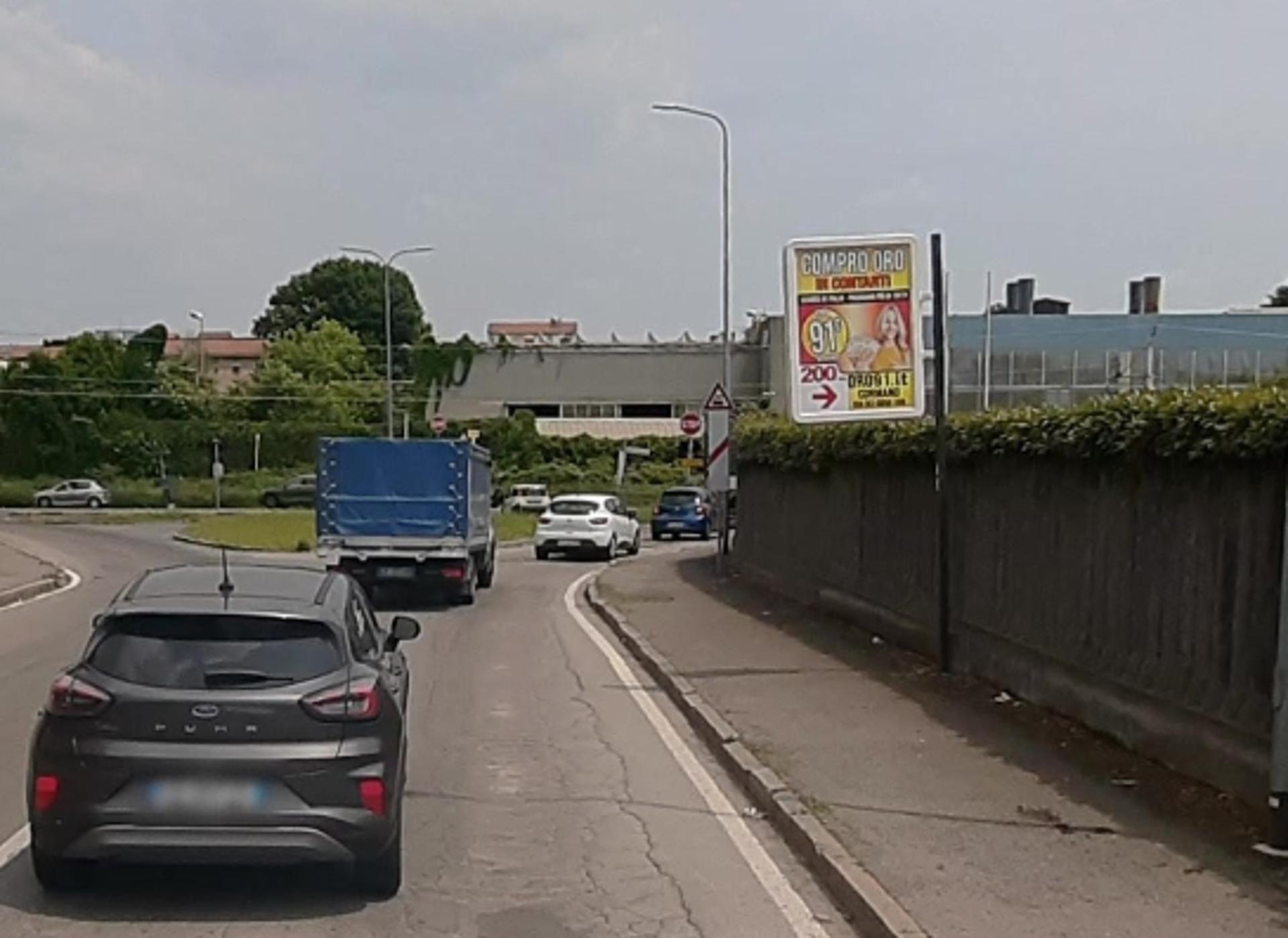 Impianto CARTELLONISTICA a Cormano, in zona Lidl