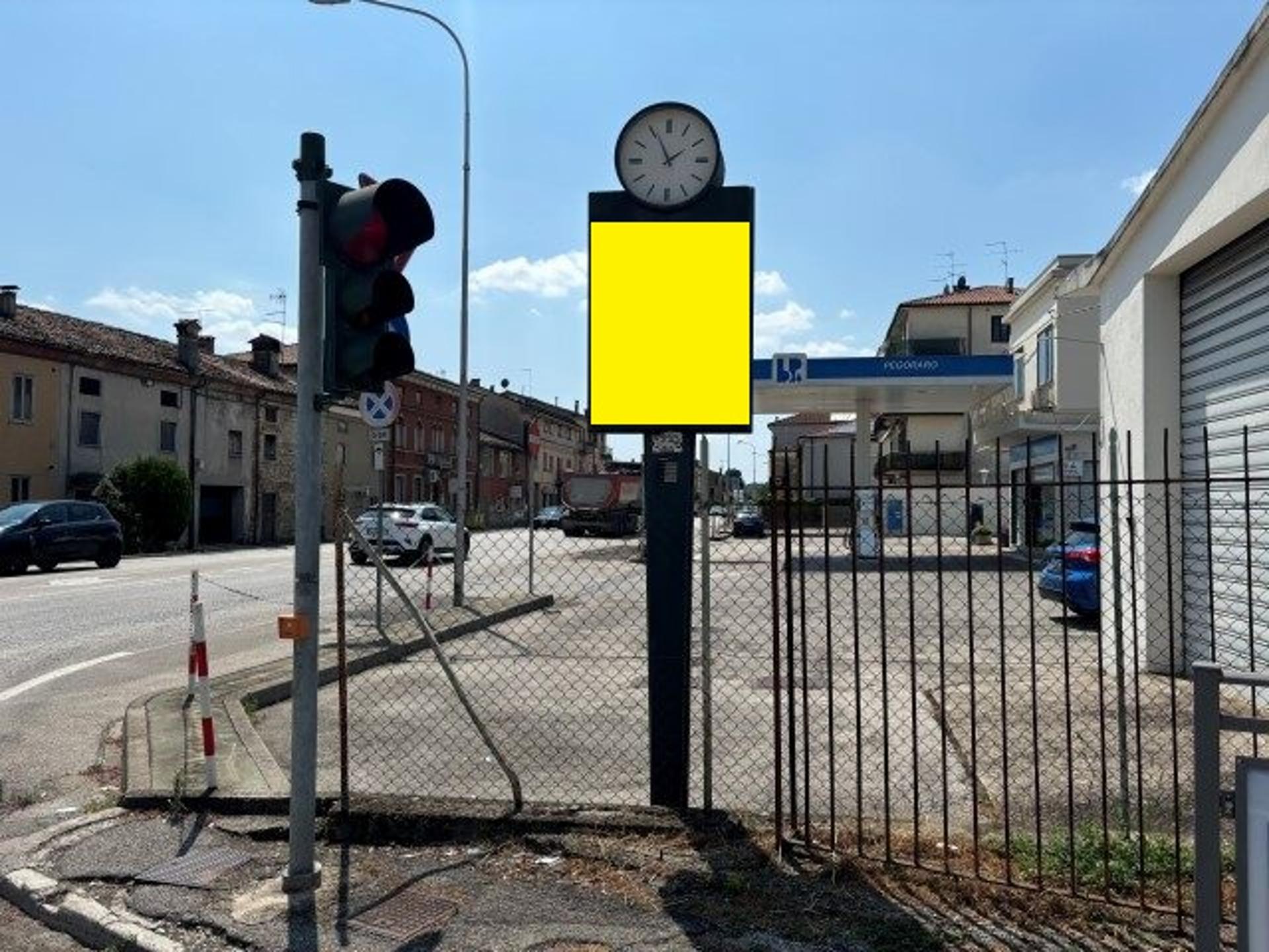 Impianto a VIA OLMO SR 11 KM 347 + 810 SX  INTERNO DISTRIBUTORE  Creazzo