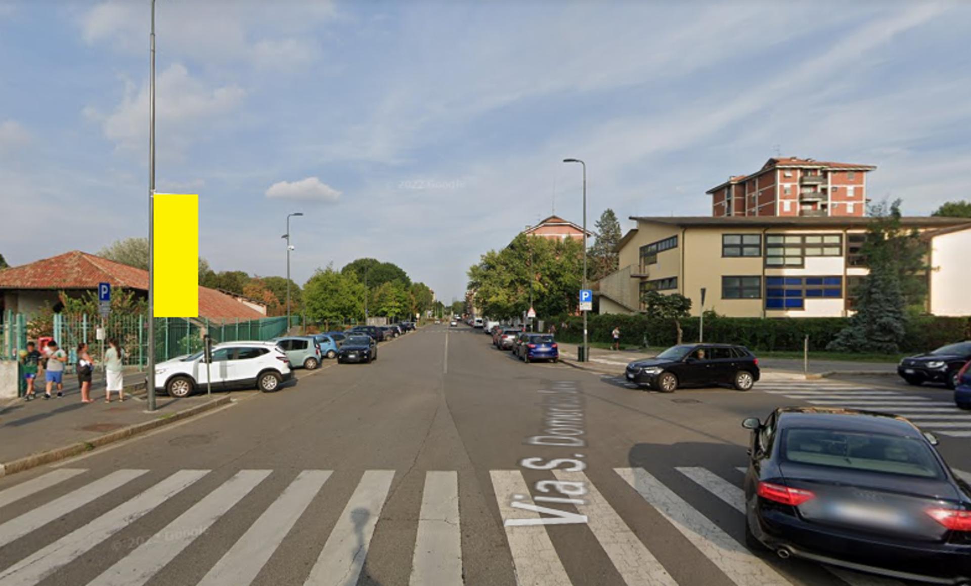 Impianto VERTICAL BANNER a Milano, in zona Micrò
