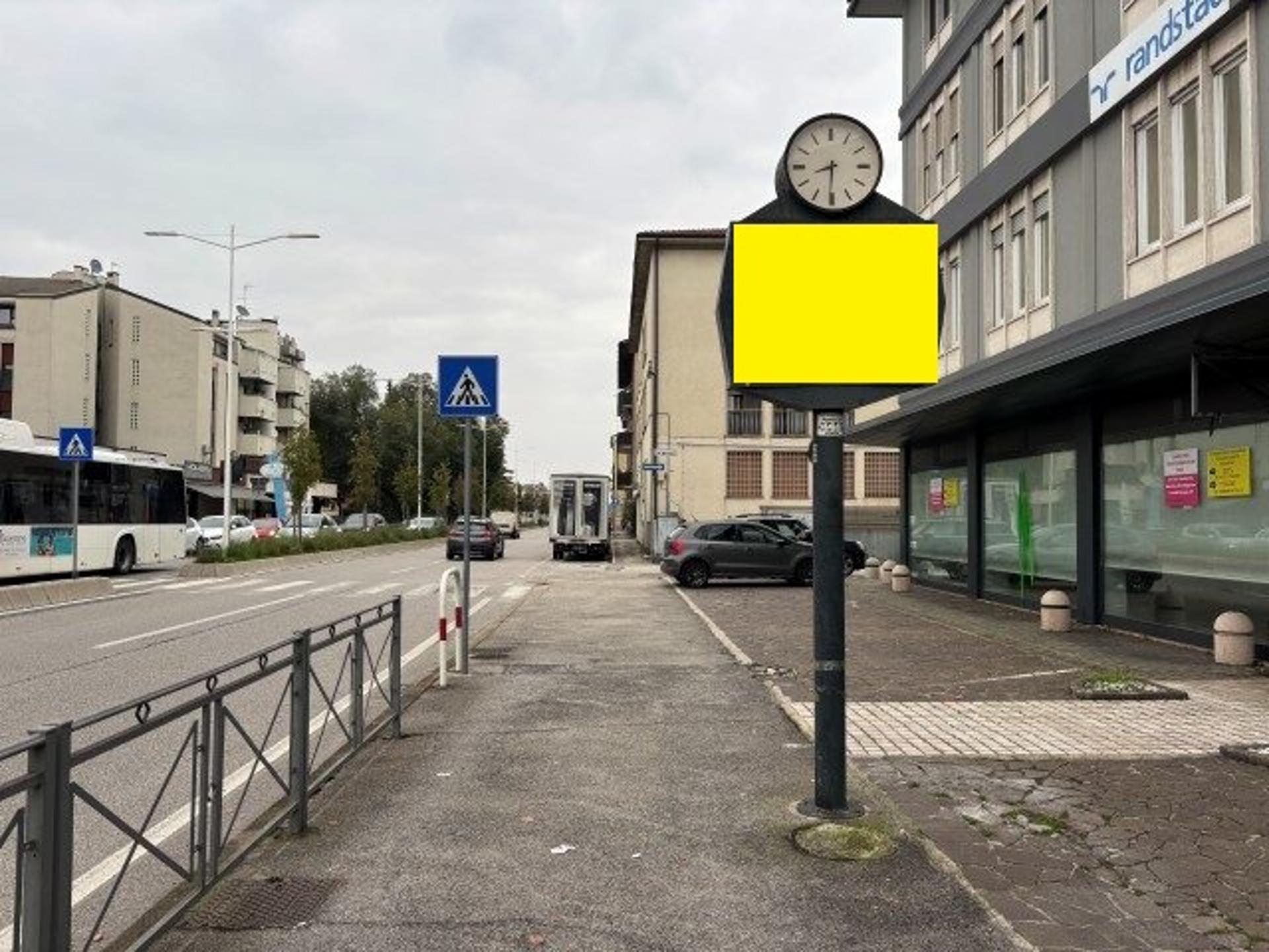 Impianto a VIALE SAN LAZZARO  INCROCIO CON VIA FERMI - FRONTE LEODARI PUBBLICITA'  Vicenza