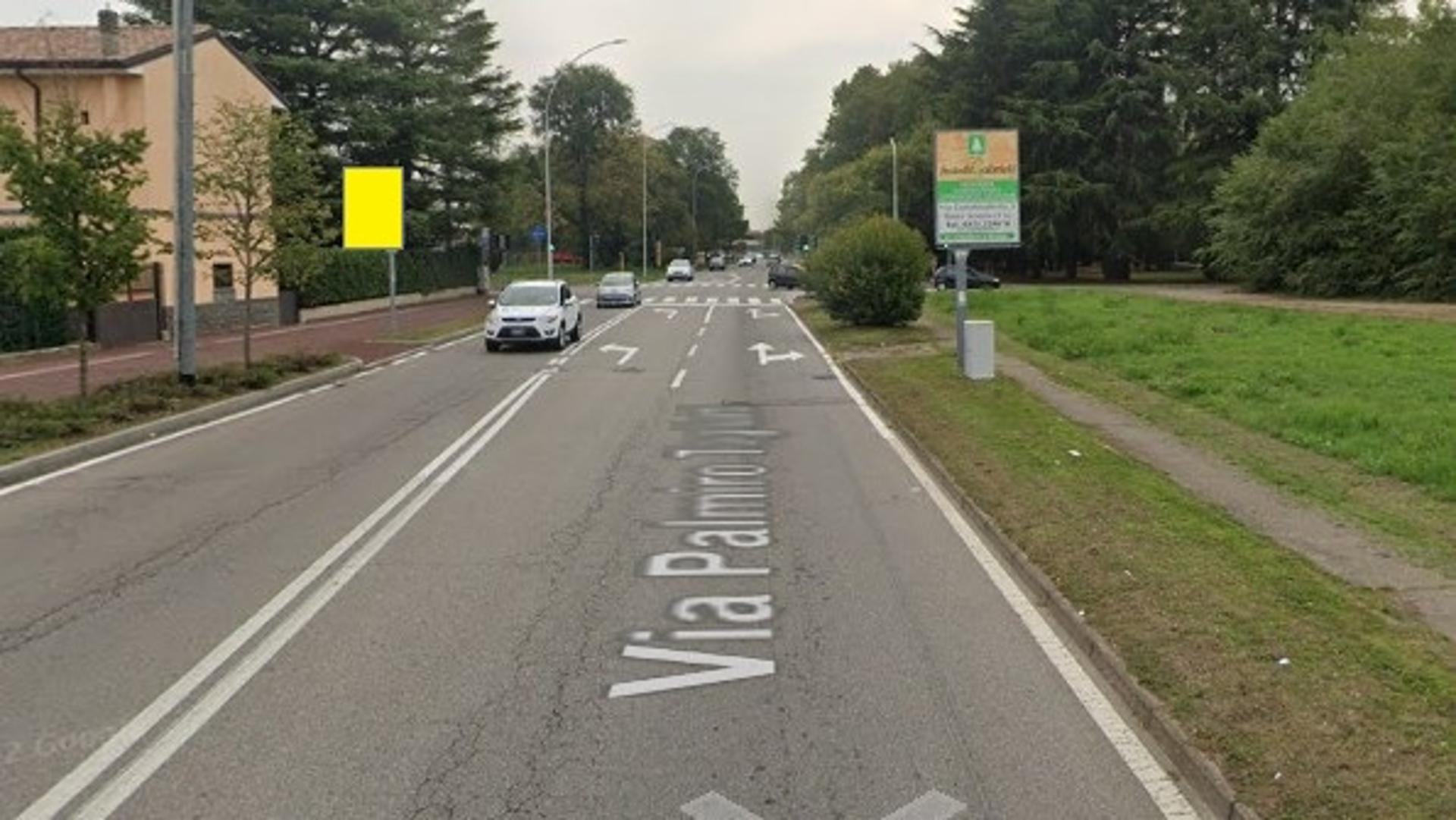 Impianto CARTELLONISTICA a Busto Arsizio, in zona Tony pizzeria-kebab
