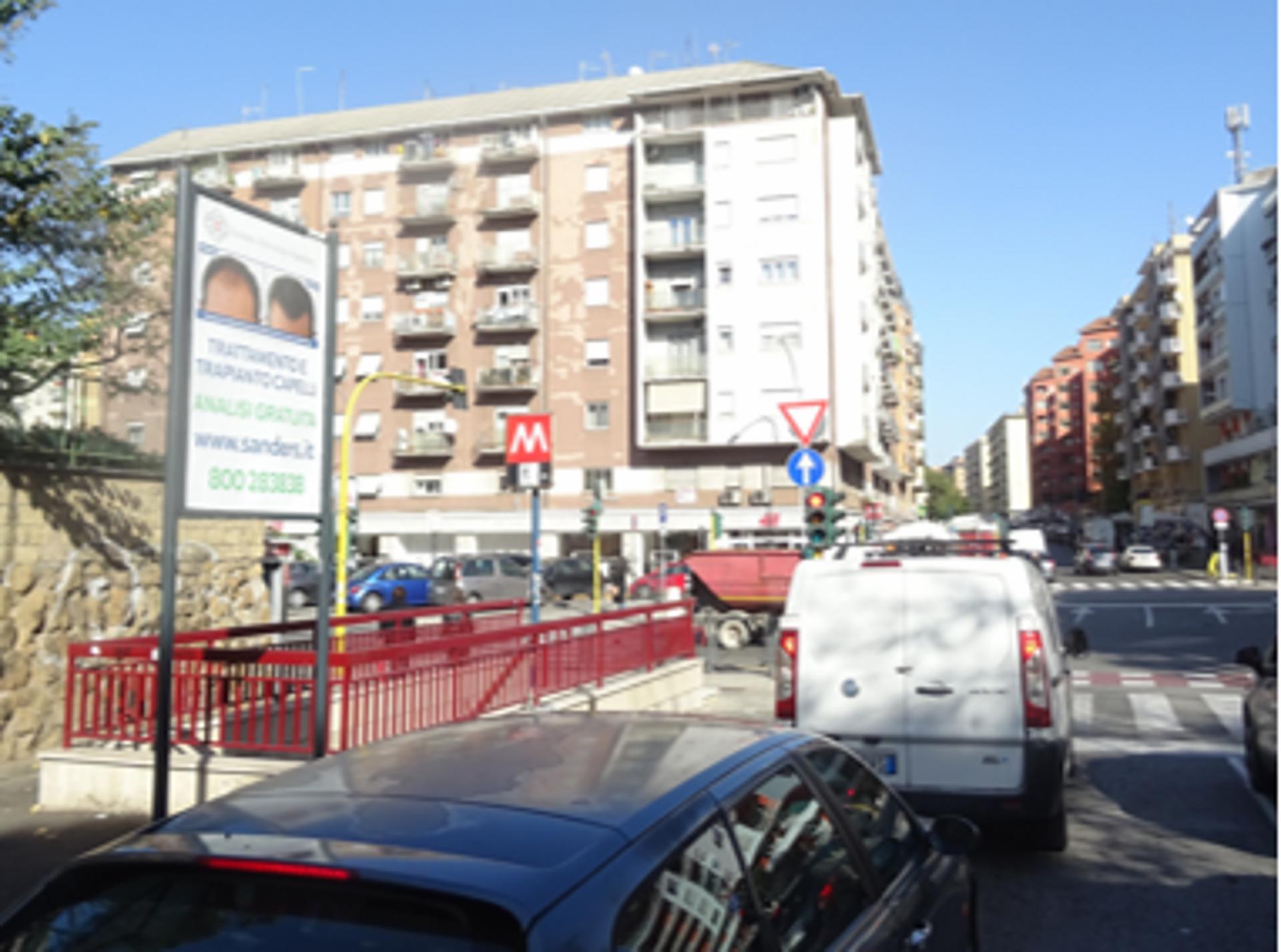 Impianto STENDARDO a Roma, in zona H&M