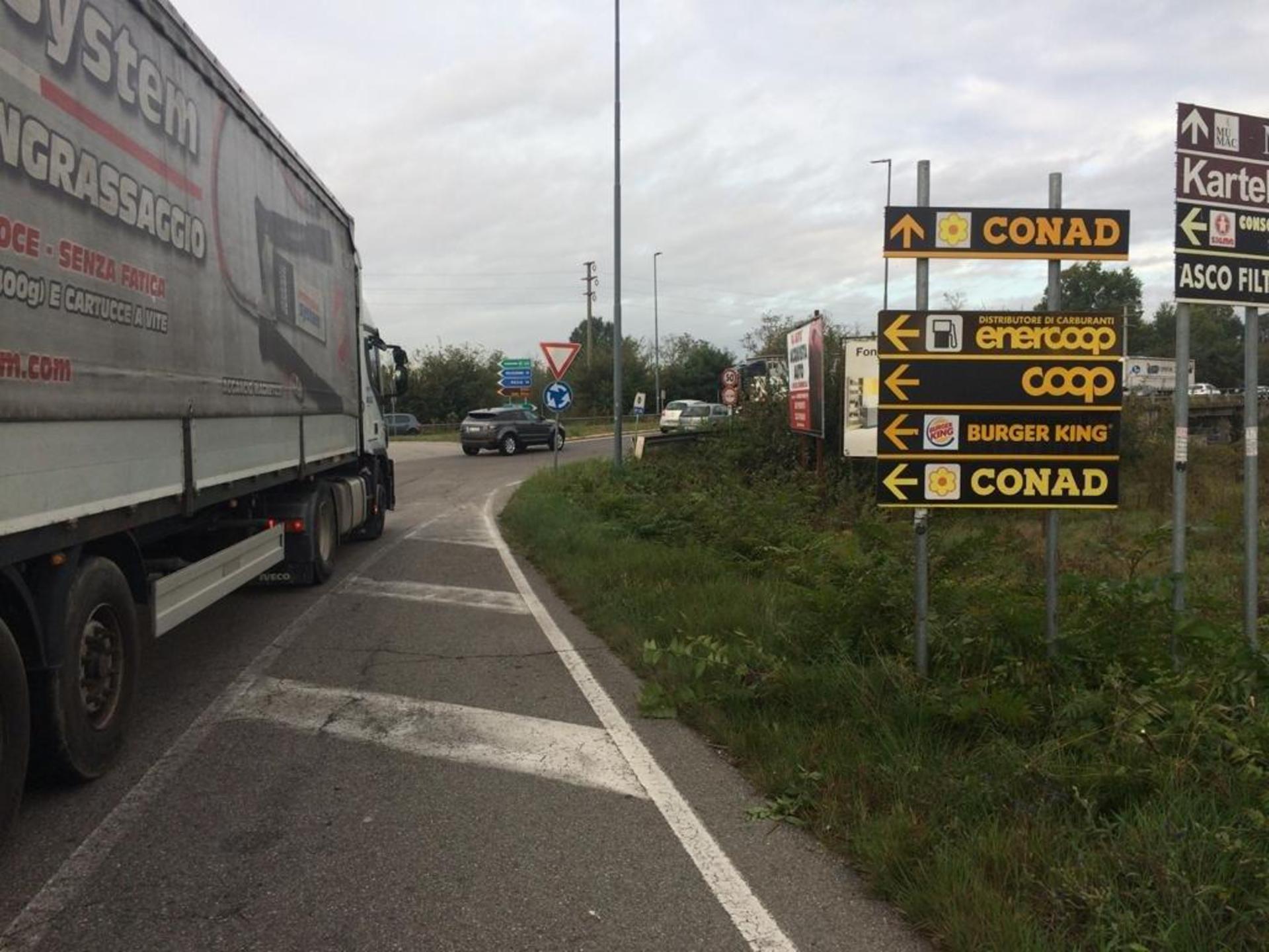 Impianto FRECCE / PREINSEGNE a Binasco, in zona McDonald's