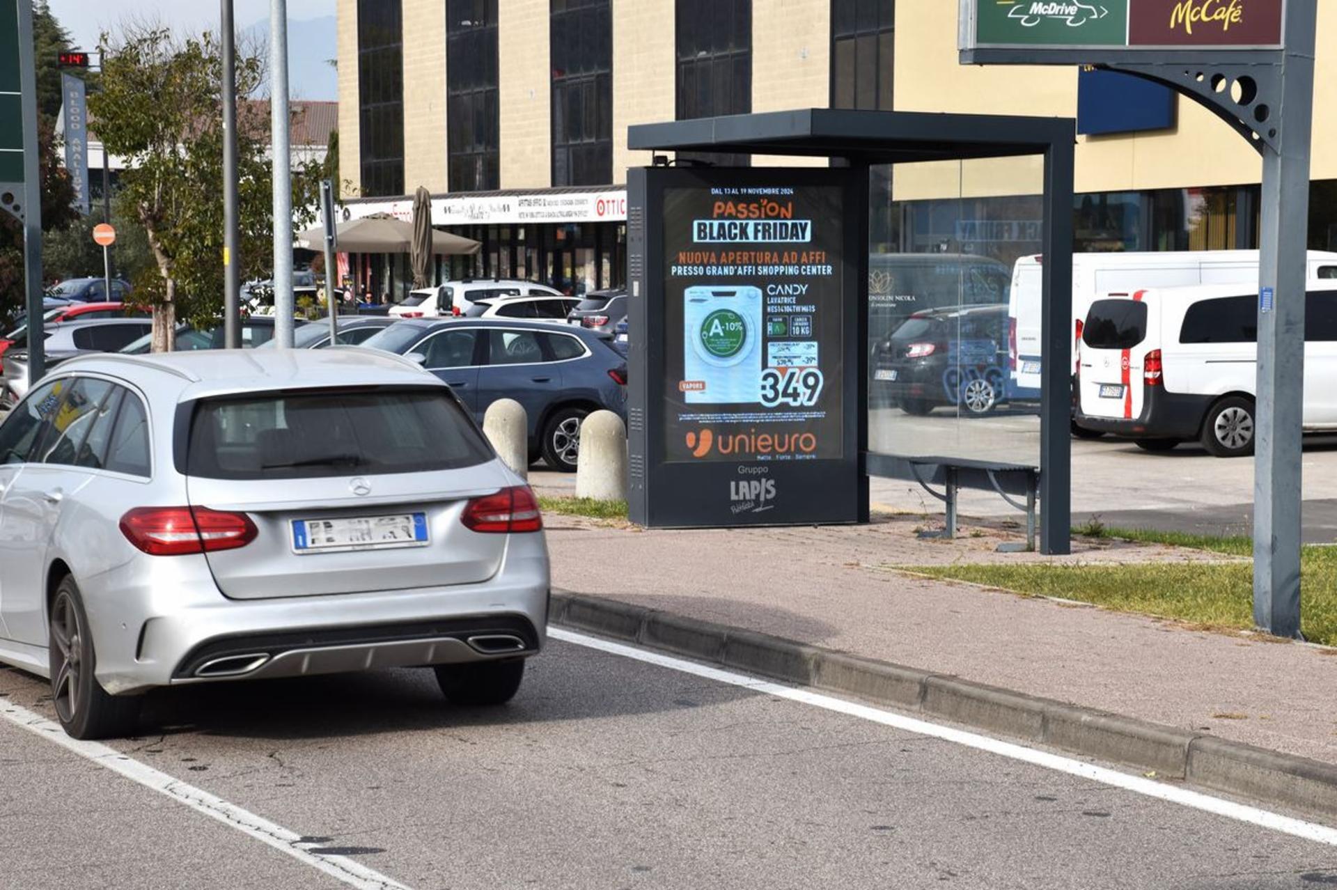 Impianto TOTEM DIGITALE a Affi, in zona Orvea Supermercato