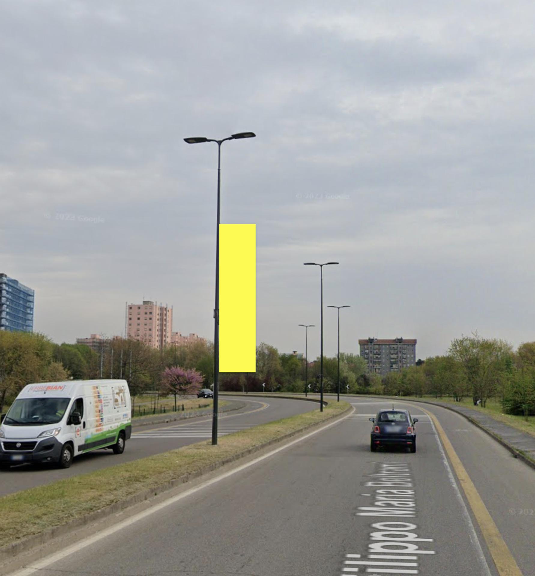 Impianto VERTICAL BANNER a Milano, in zona J & M bar