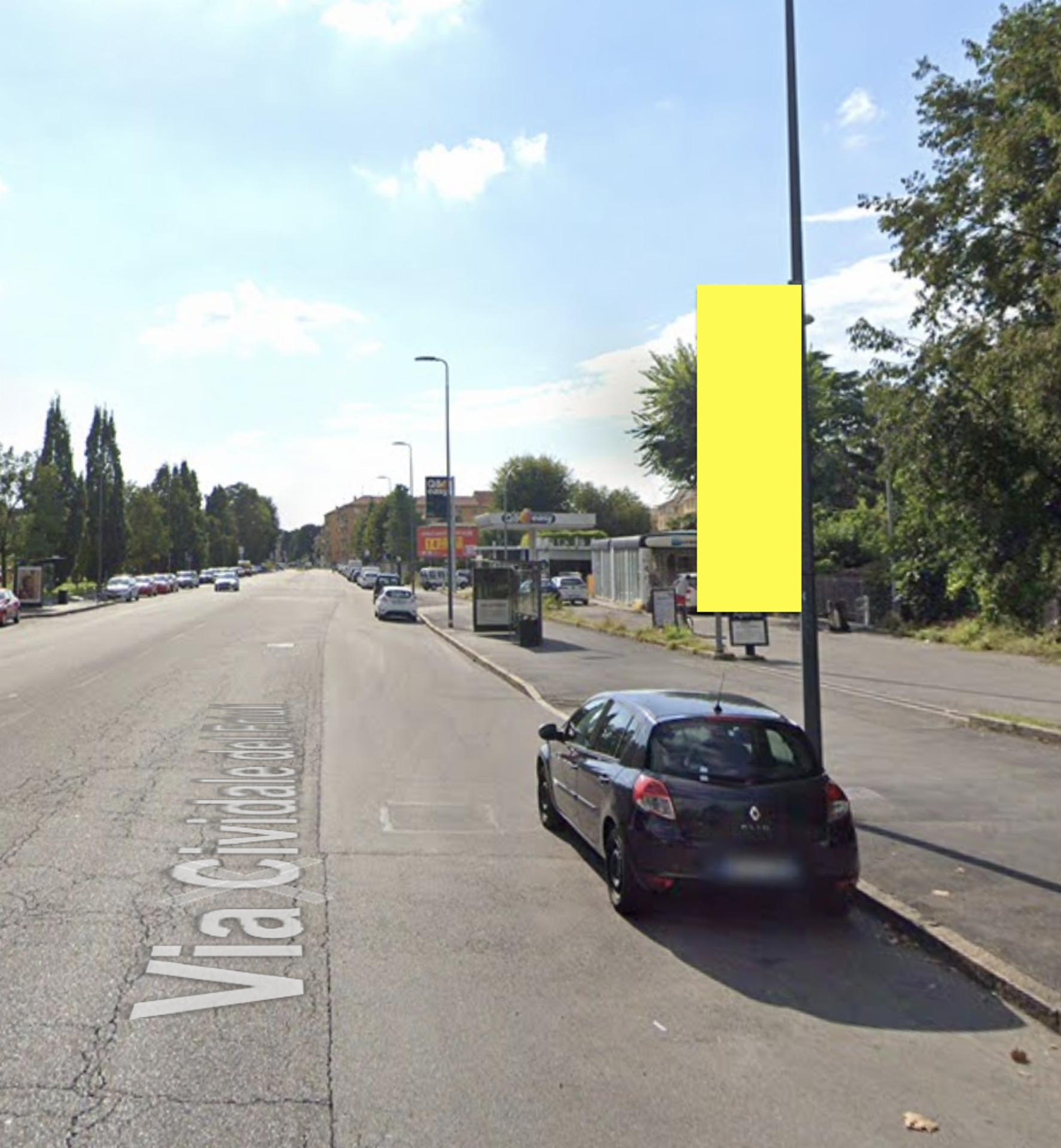 Impianto VERTICAL BANNER a Milano, in zona Milano Kebap House