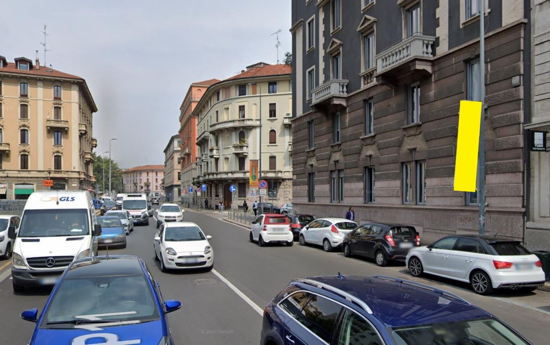Impianto VERTICAL BANNER a Milano, in zona Quema
