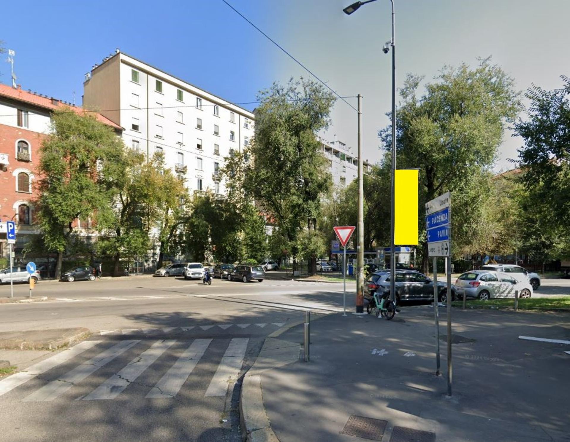 Impianto vertical banner a Milano