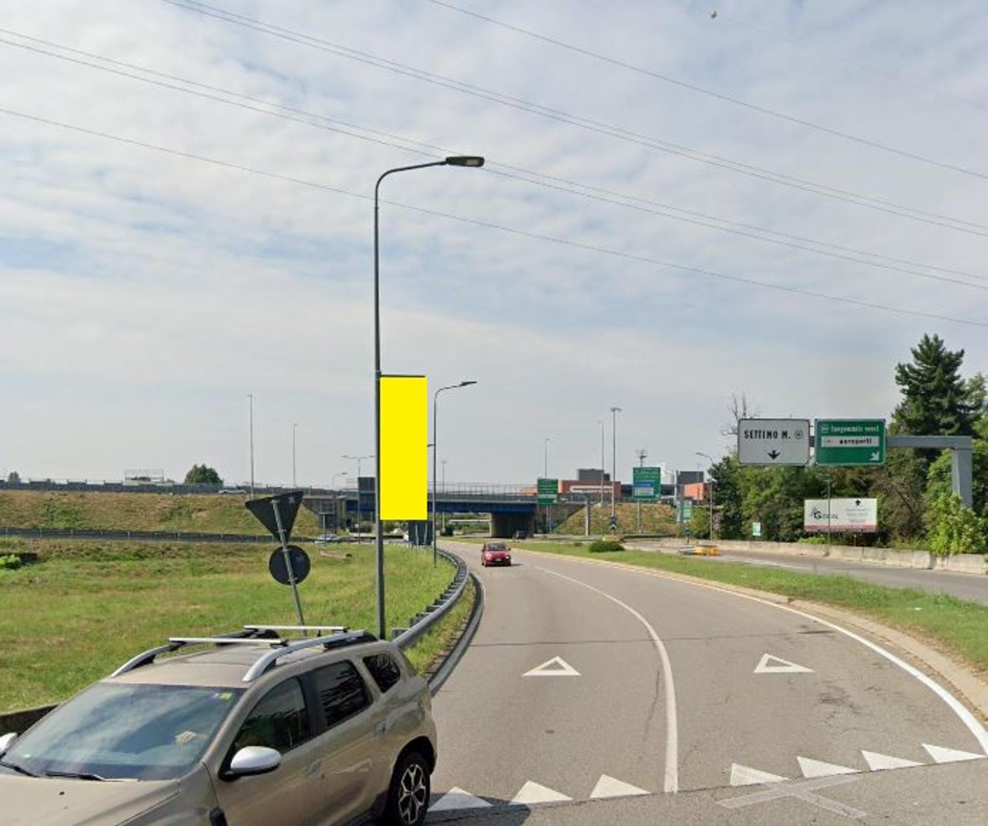 Impianto VERTICAL BANNER a Milano, in zona PittaRosso