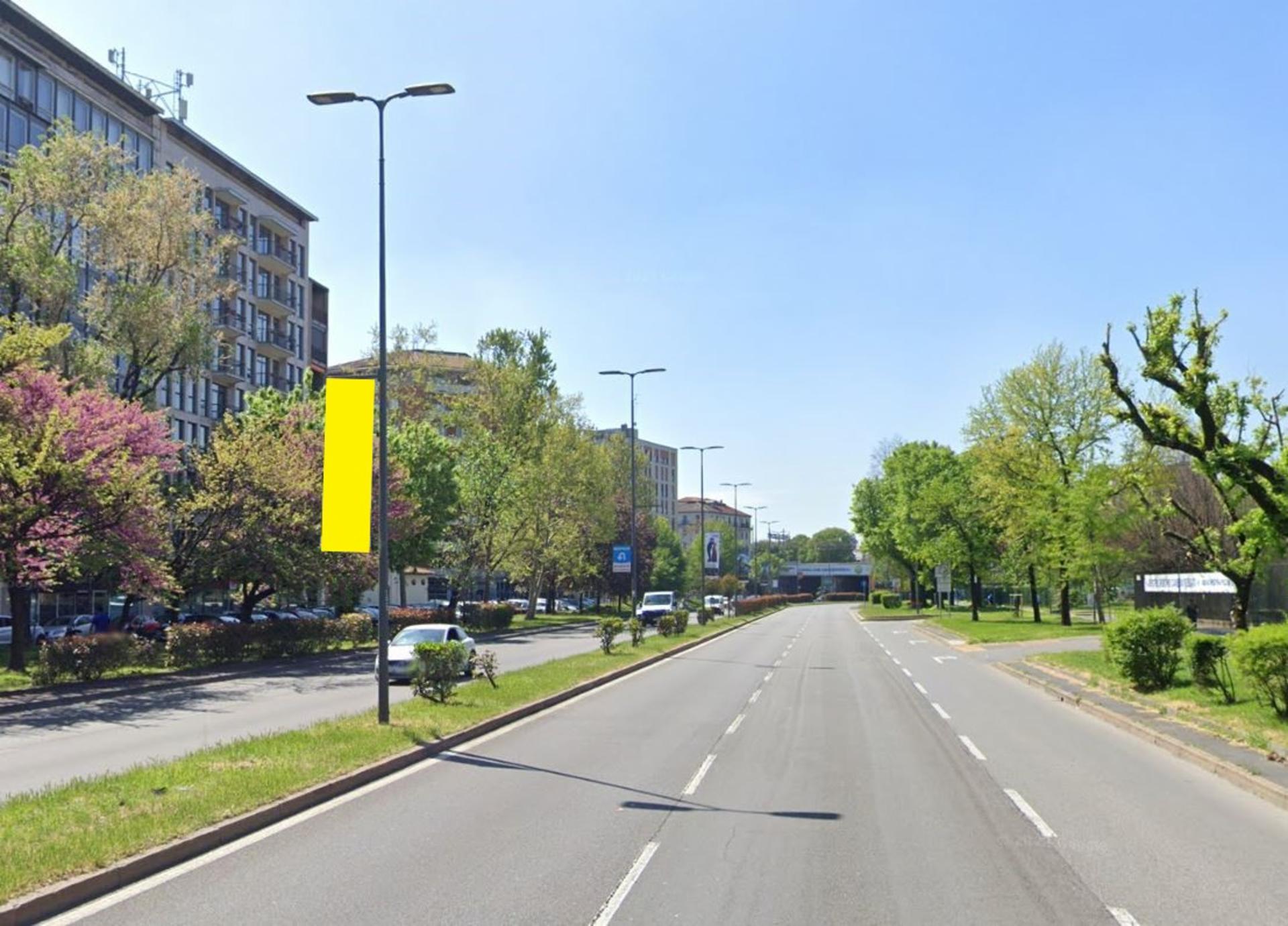 Impianto VERTICAL BANNER a Milano, in zona Desy's Beauty Center