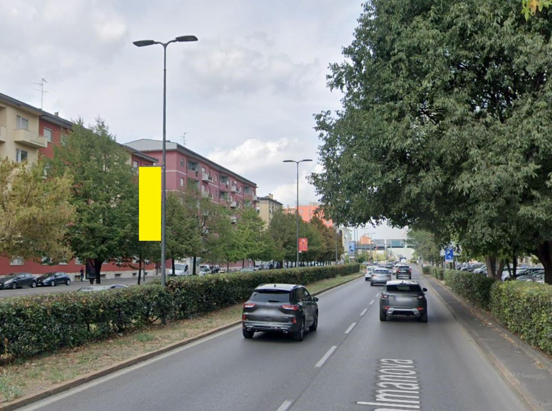 Impianto VERTICAL BANNER a Milano, in zona Dixi