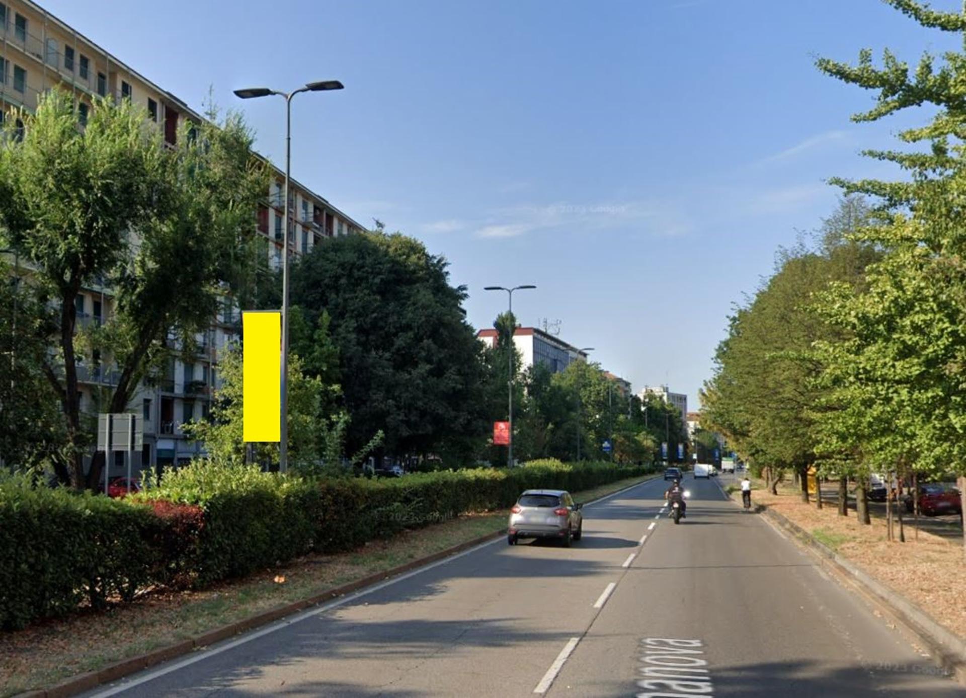 Impianto VERTICAL BANNER a Milano, in zona Dixi