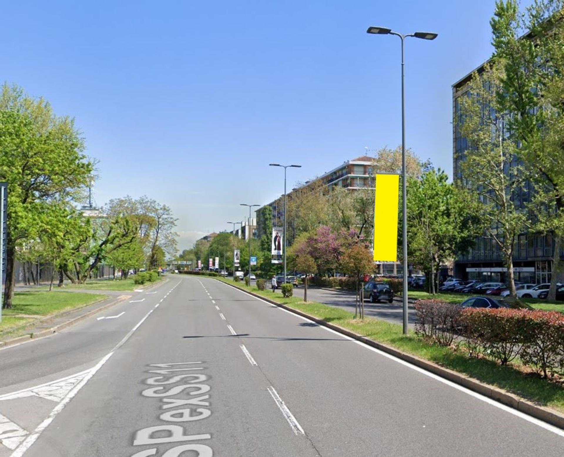 Impianto VERTICAL BANNER a Milano, in zona Desy's Beauty Center