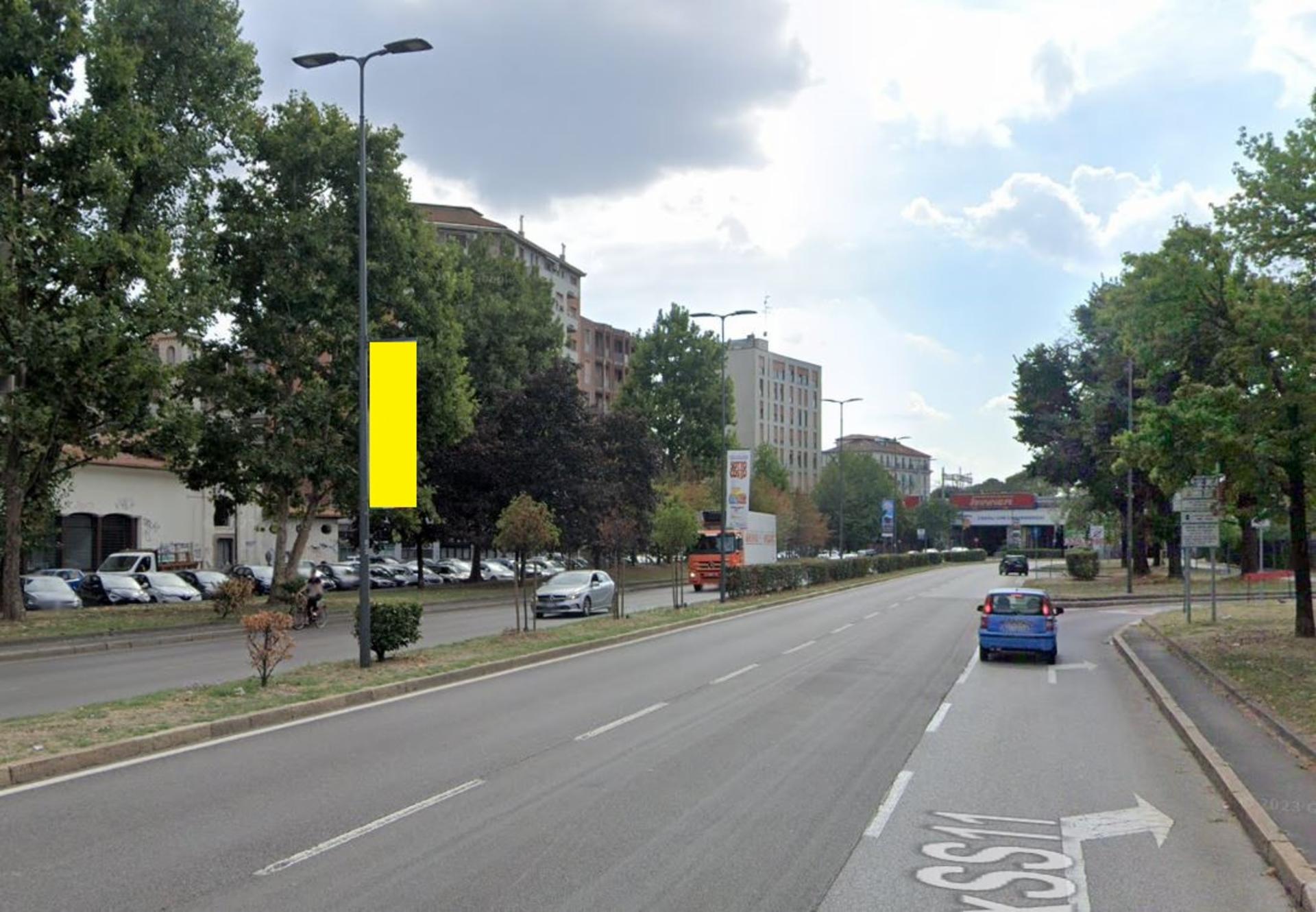 Impianto VERTICAL BANNER a Milano, in zona Desy's Beauty Center
