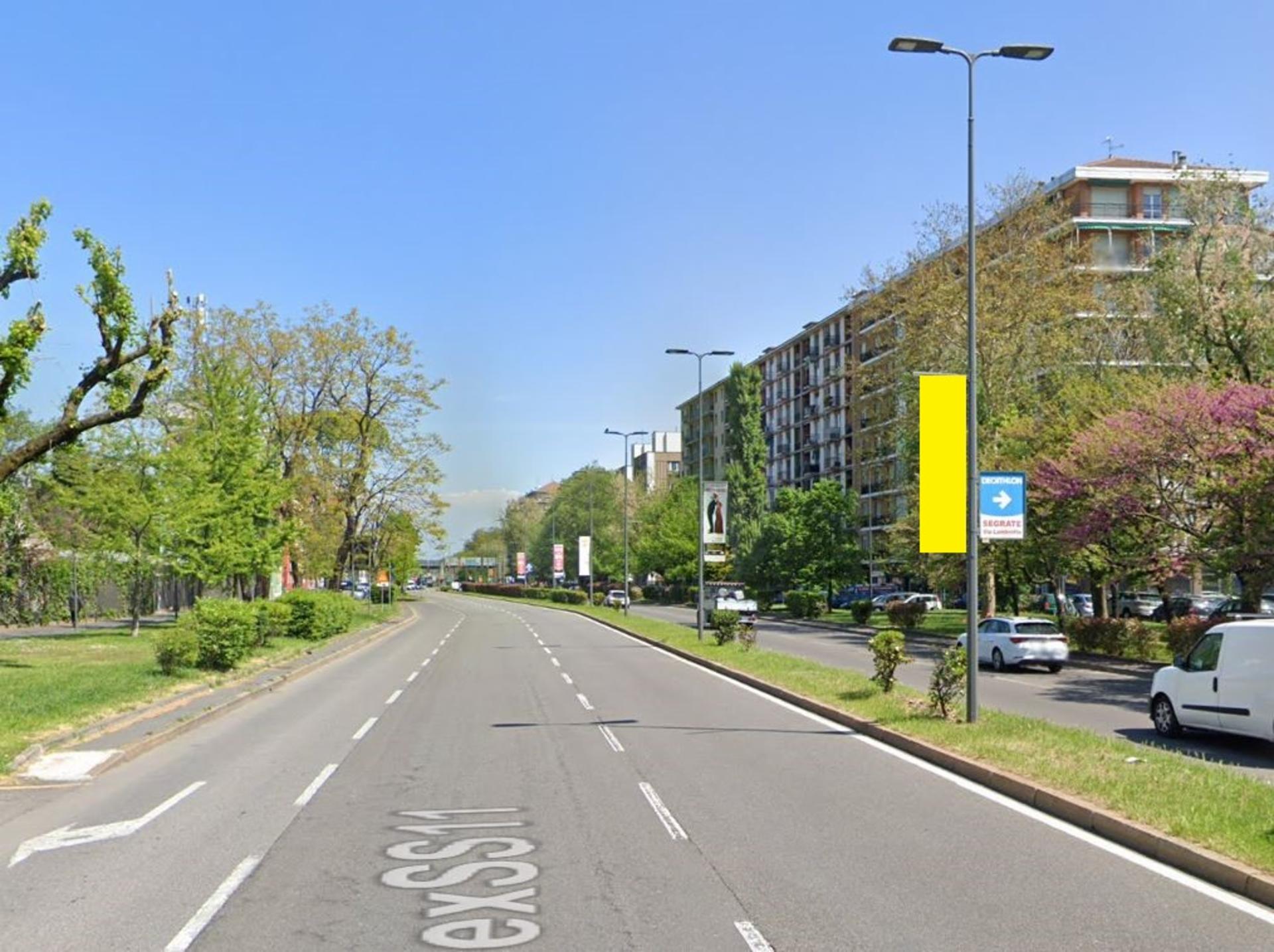 Impianto VERTICAL BANNER a Milano, in zona Desy's Beauty Center