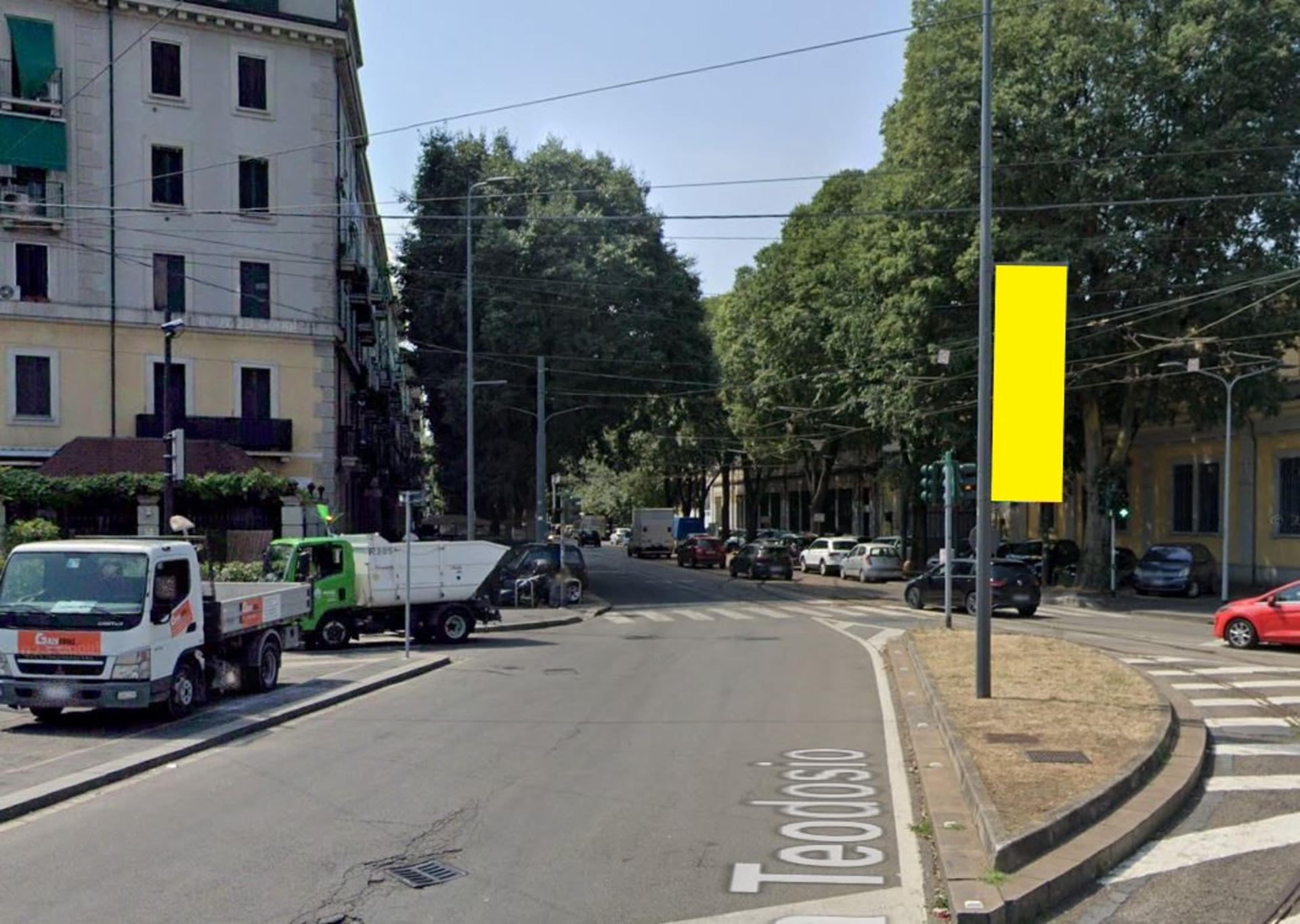 Impianto VERTICAL BANNER a Milano, in zona In's Mercato