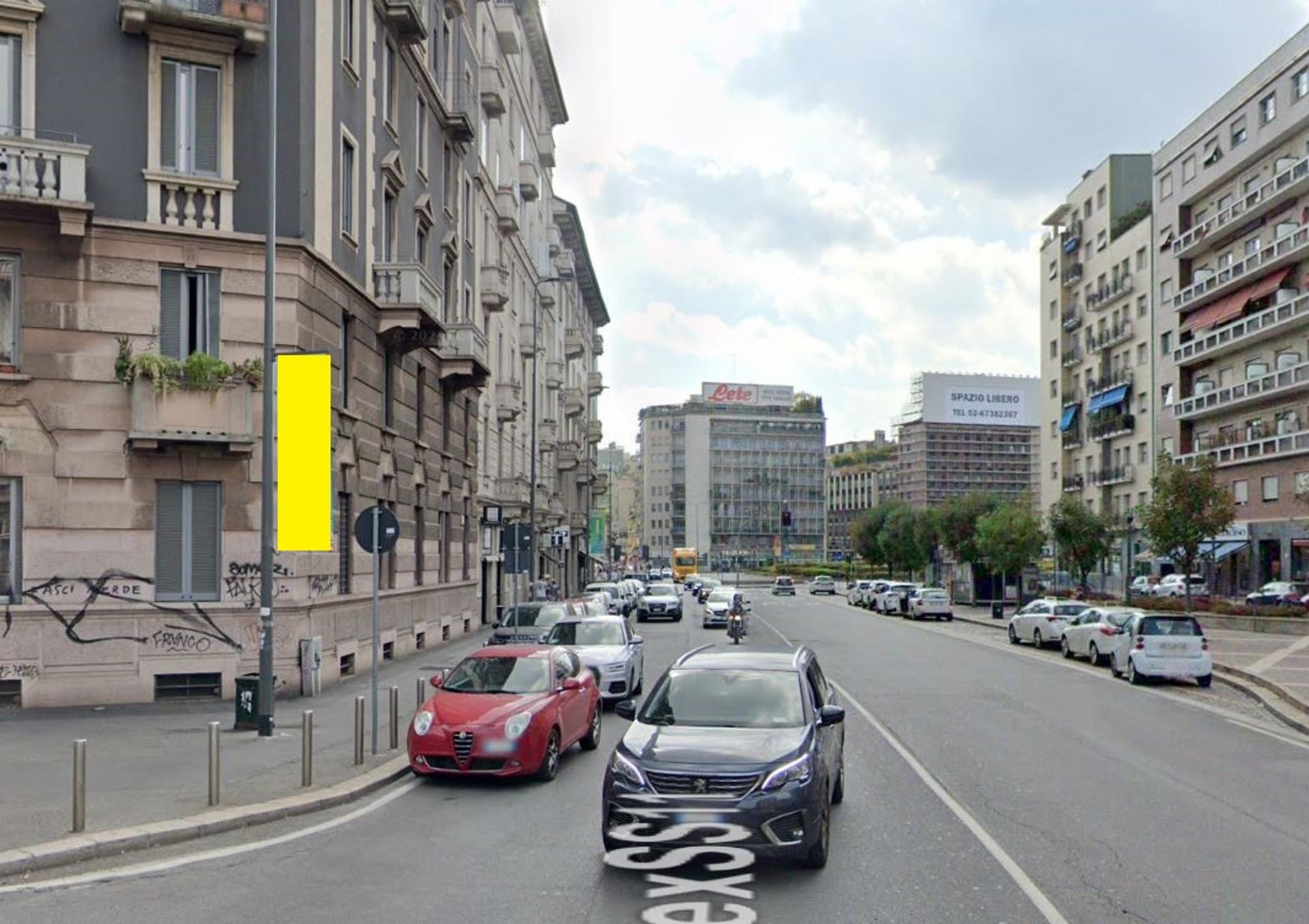 Impianto VERTICAL BANNER a Milano, in zona Quema