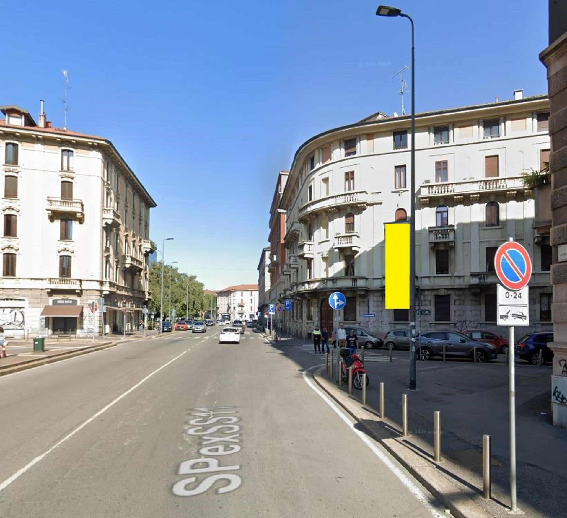 Impianto vertical banner a Milano
