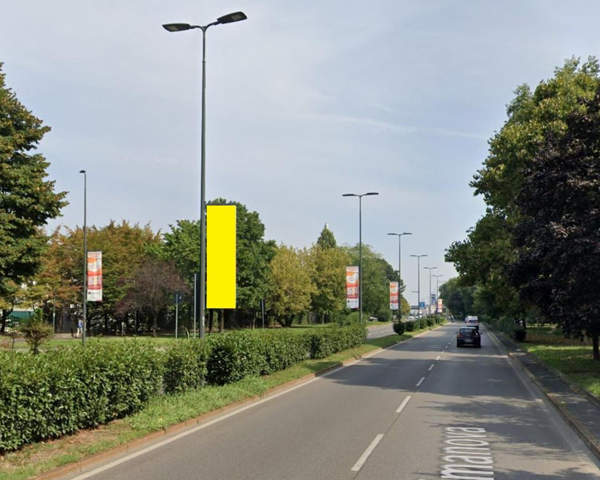 Impianto VERTICAL BANNER a Milano, in zona Desy's Beauty Center