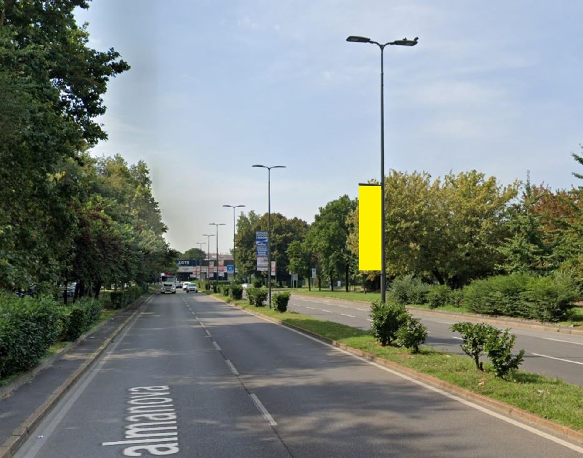 Impianto VERTICAL BANNER a Milano, in zona Desy's Beauty Center