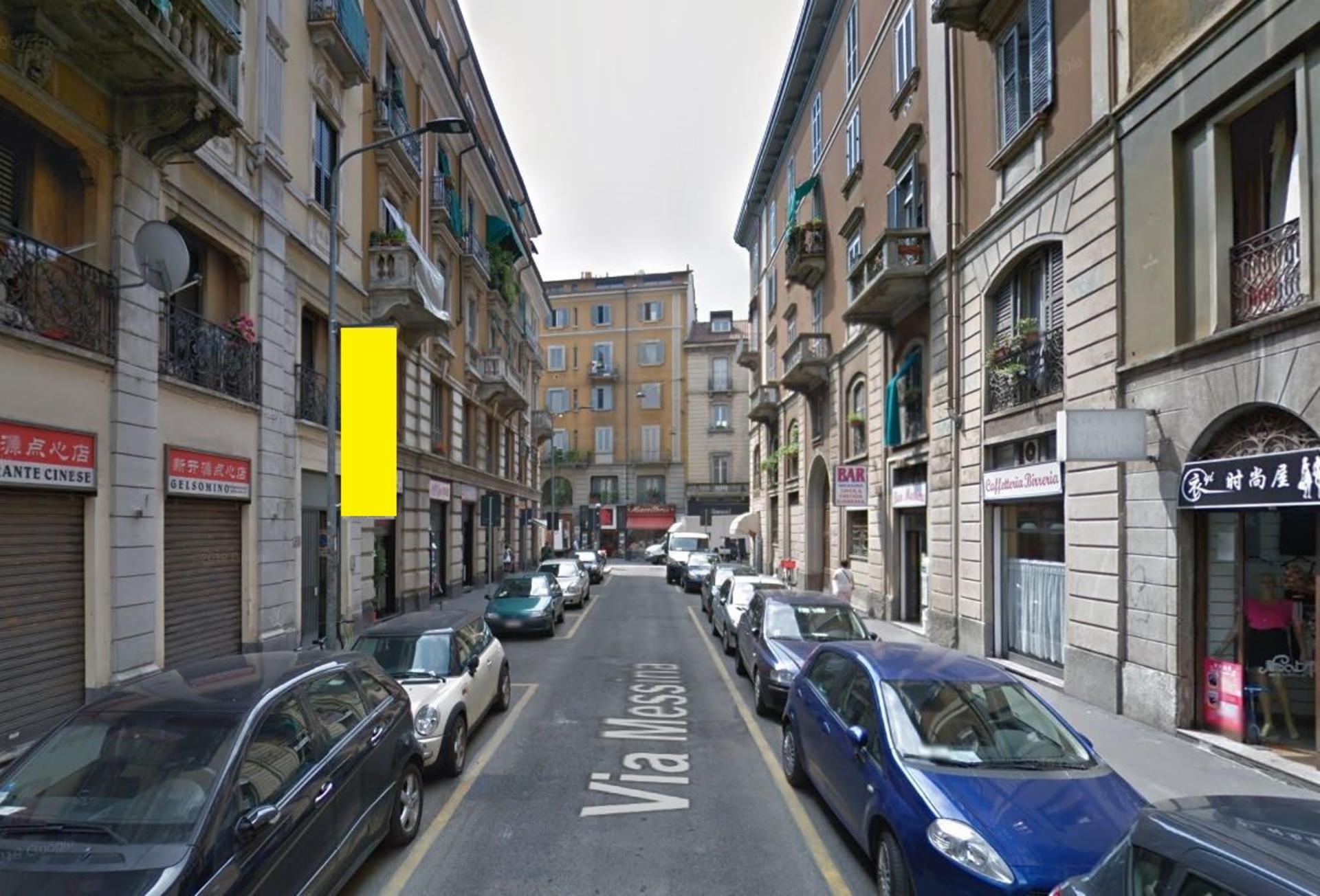Impianto VERTICAL BANNER a Milano, in zona Eleven