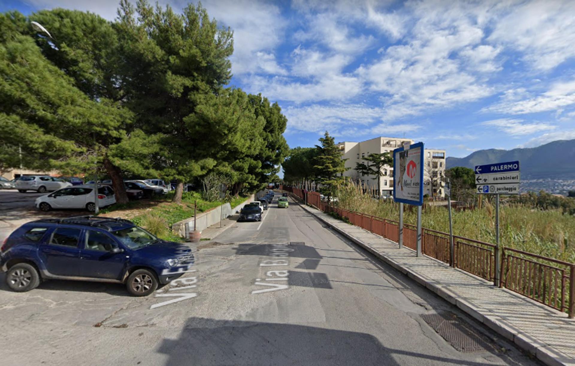 Impianto CARTELLONISTICA a Monreale, in zona Bar Luccese