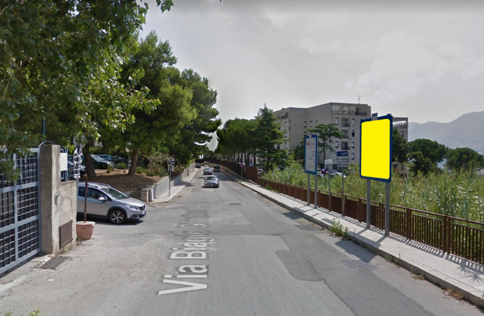 Impianto CARTELLONISTICA a Monreale, in zona Bar Luccese