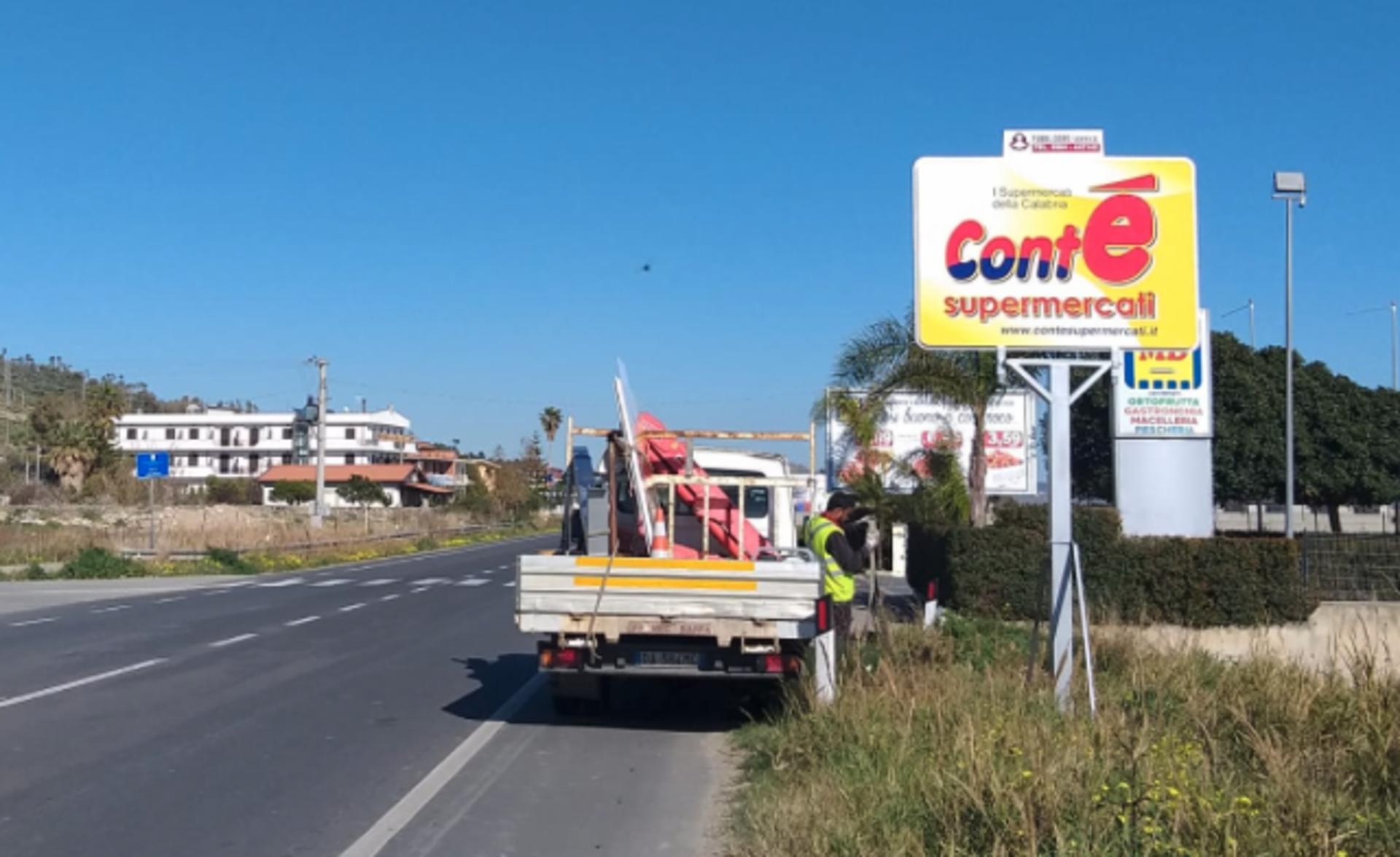 Impianto CARTELLONISTICA a Botricello, in zona MD