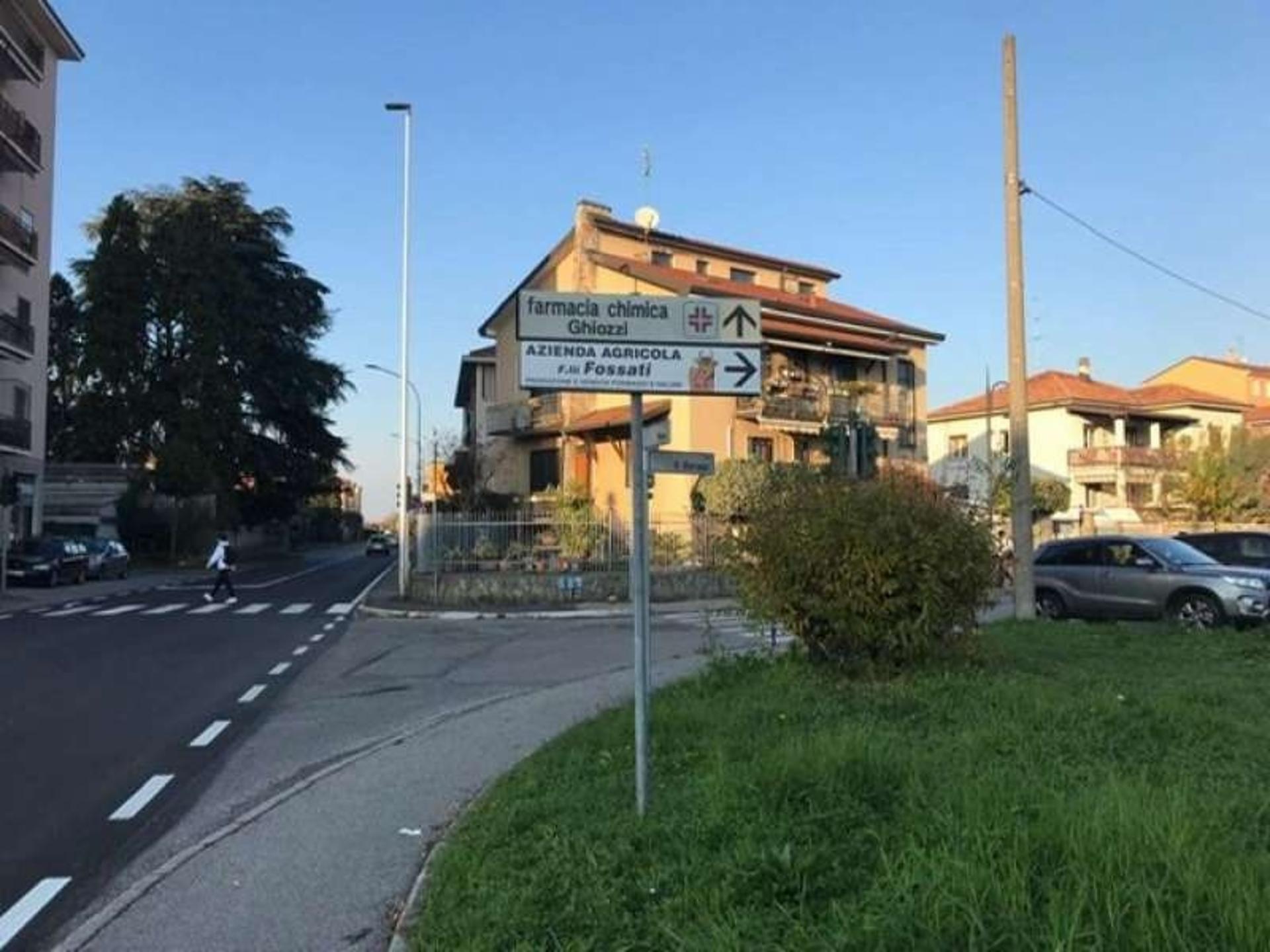 Impianto FRECCE / PREINSEGNE a Bussero, in zona Gelateria Dani