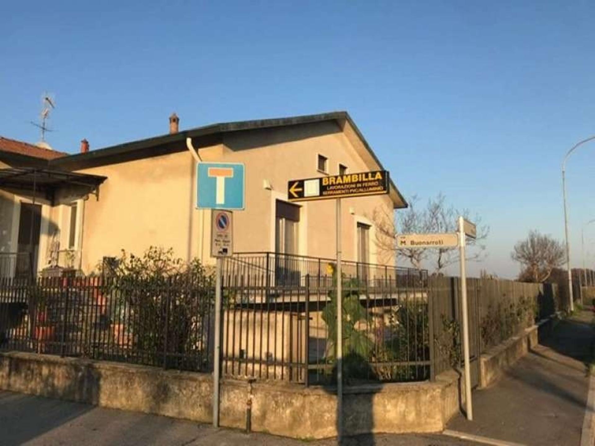 Impianto FRECCE / PREINSEGNE a Bussero, in zona Parrocchiale Santi Nazaro e Celso