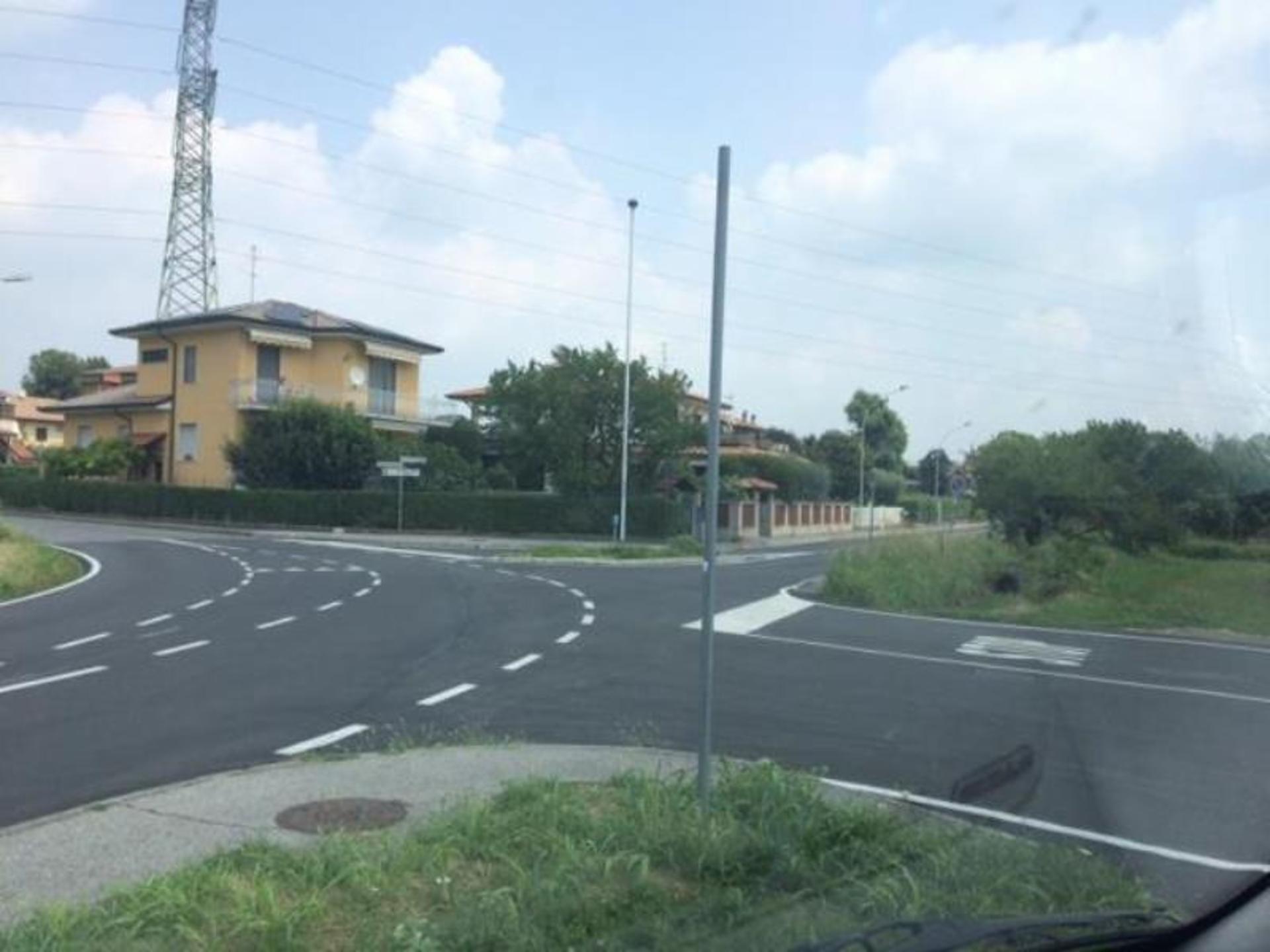 Impianto FRECCE / PREINSEGNE a Bussero, in zona Gelateria Icedream