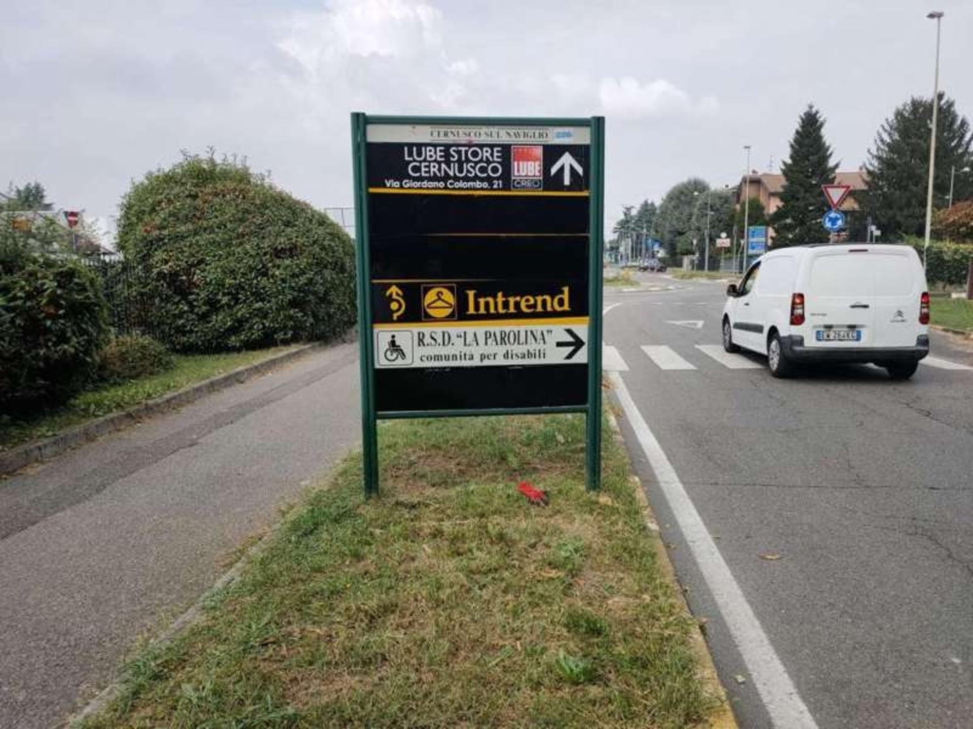 Impianto FRECCE / PREINSEGNE a Cernusco sul Naviglio, in zona Penny Market