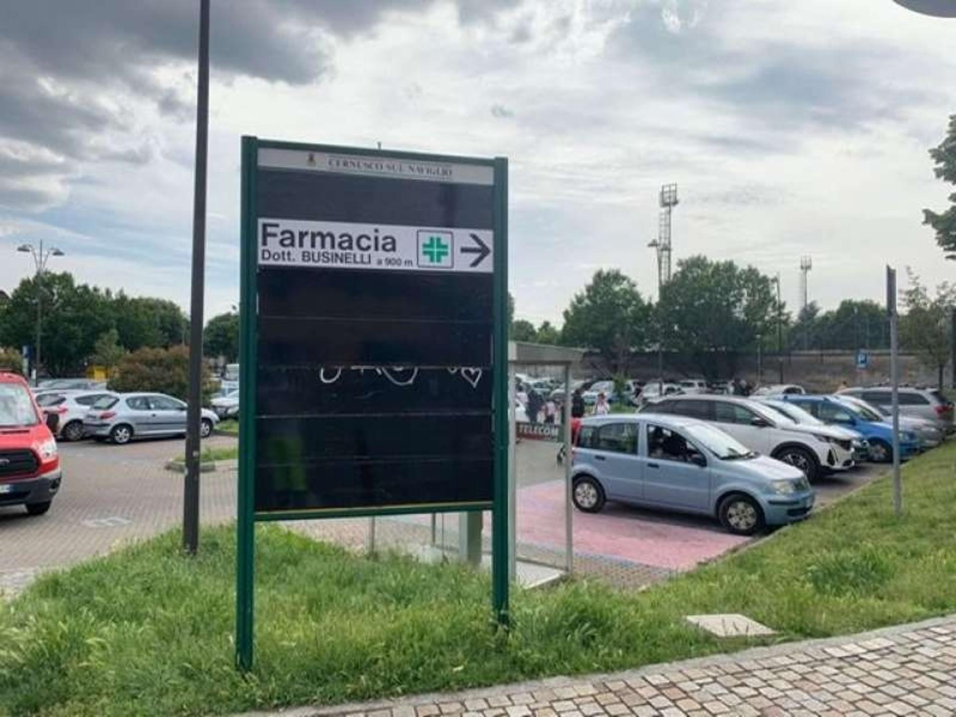 Impianto FRECCE / PREINSEGNE a Cernusco sul Naviglio, in zona Panfruit Minimarket