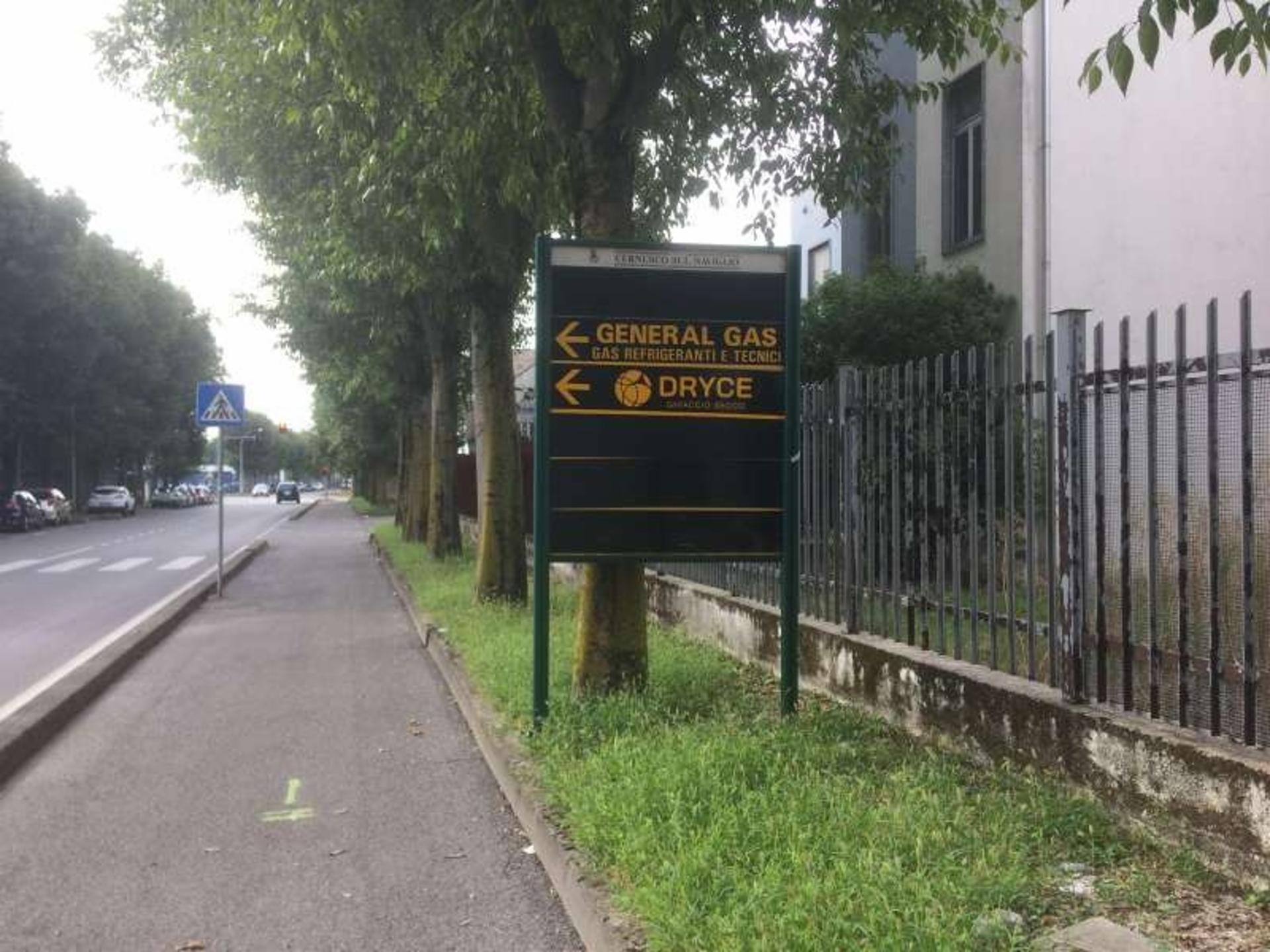 Impianto FRECCE / PREINSEGNE a Cernusco sul Naviglio, in zona Penny Market