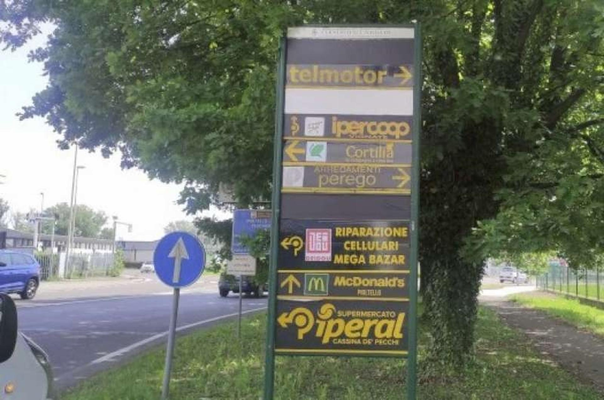 Impianto FRECCE / PREINSEGNE a Cernusco sul Naviglio, in zona Bar Giraffa - Mensa