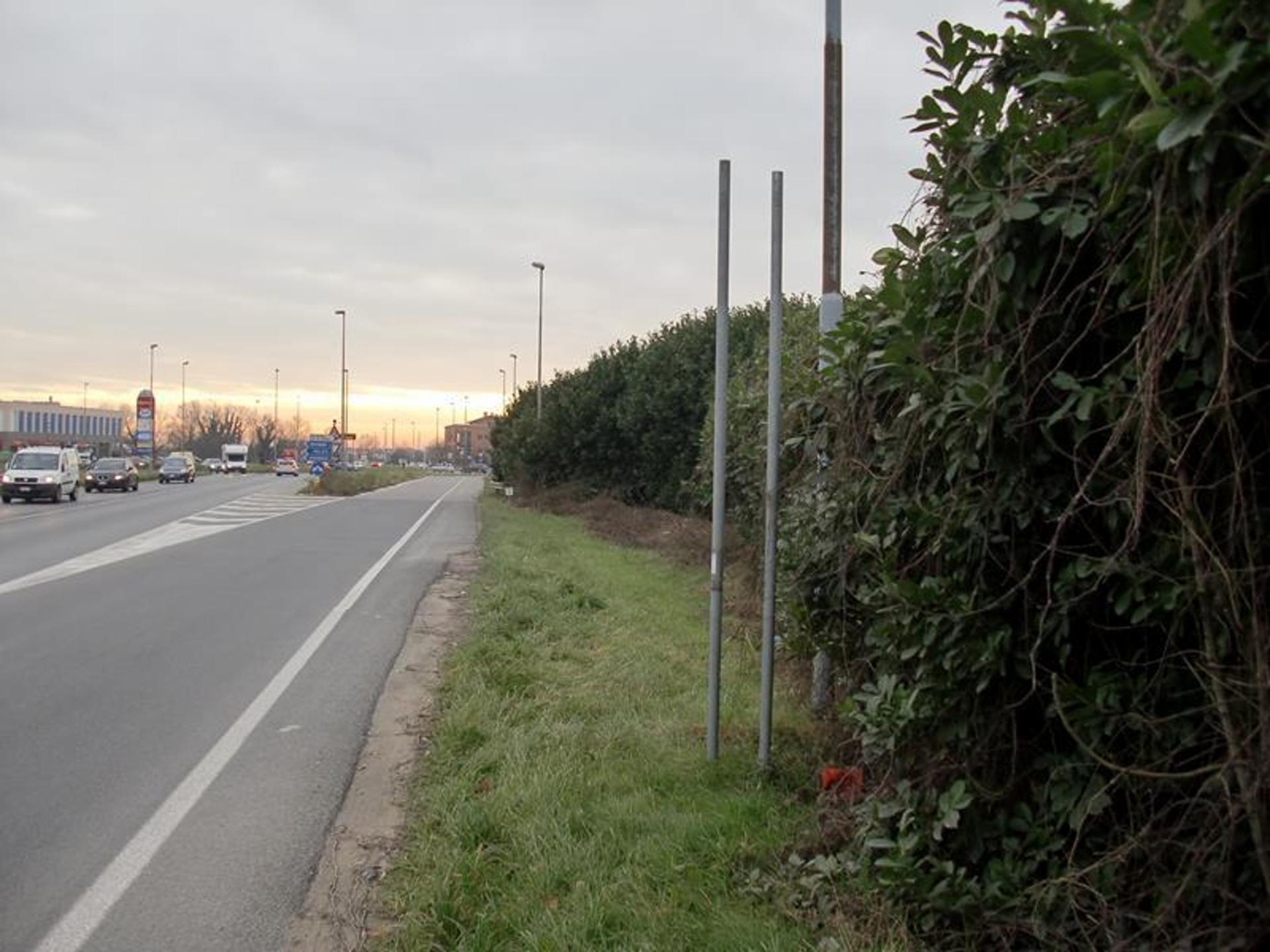 Impianto FRECCE / PREINSEGNE a Pessano con Bornago, in zona UNES