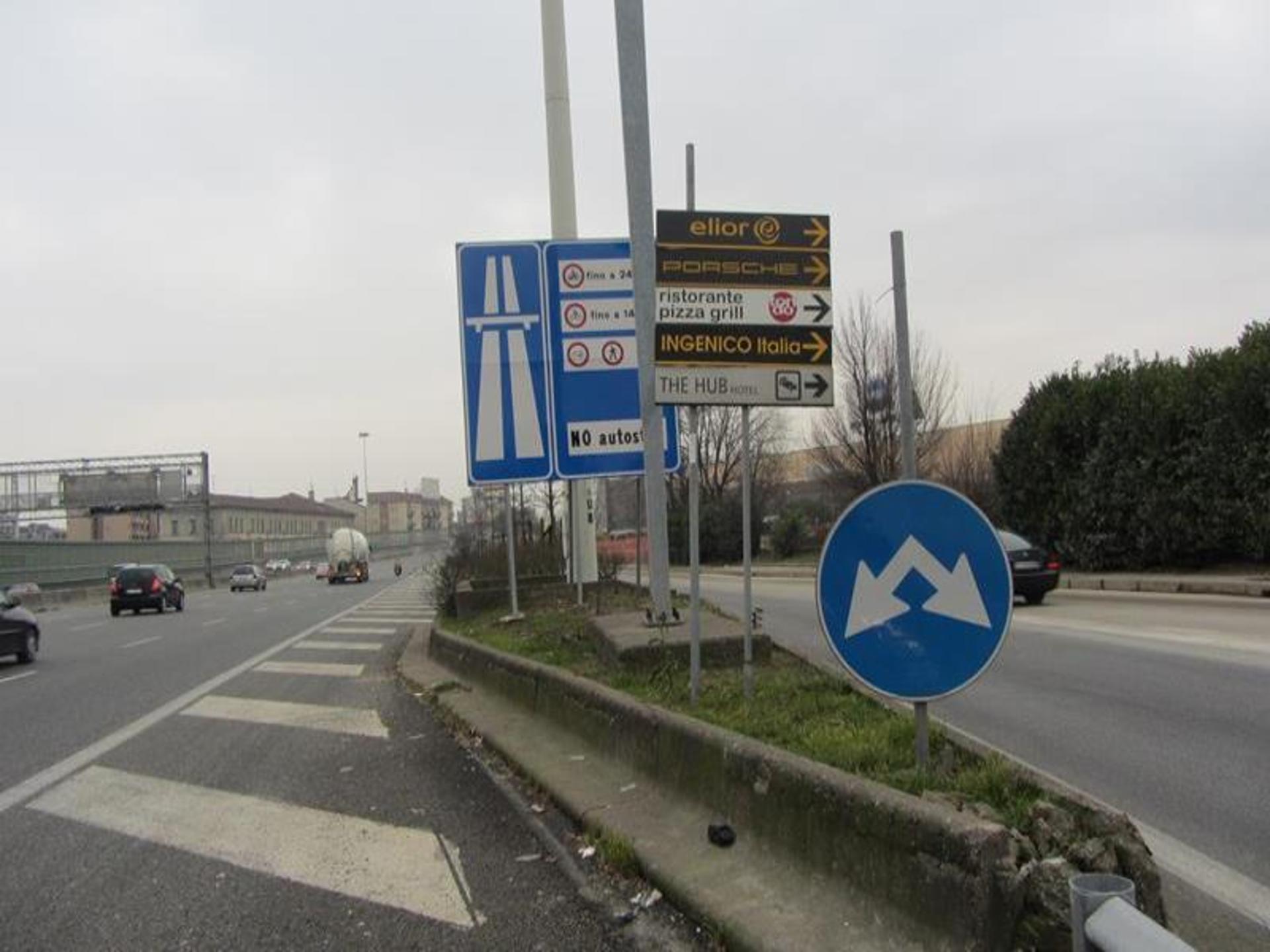 Impianto FRECCE / PREINSEGNE a Milano, in zona Scuola paritaria Pastor Angelicus
