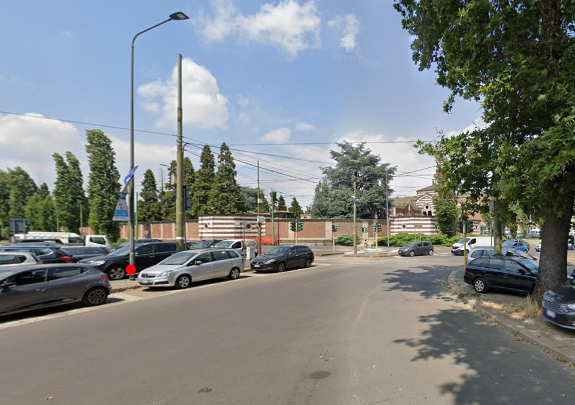 Impianto VERTICAL BANNER a Milano, in zona Da Zhong Market