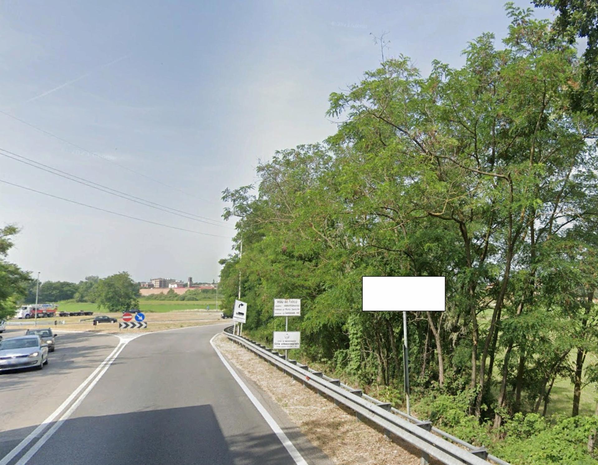 Impianto frecce / preinsegne a Abbiategrasso